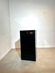 Socle d'exposition noir brillant de Solits