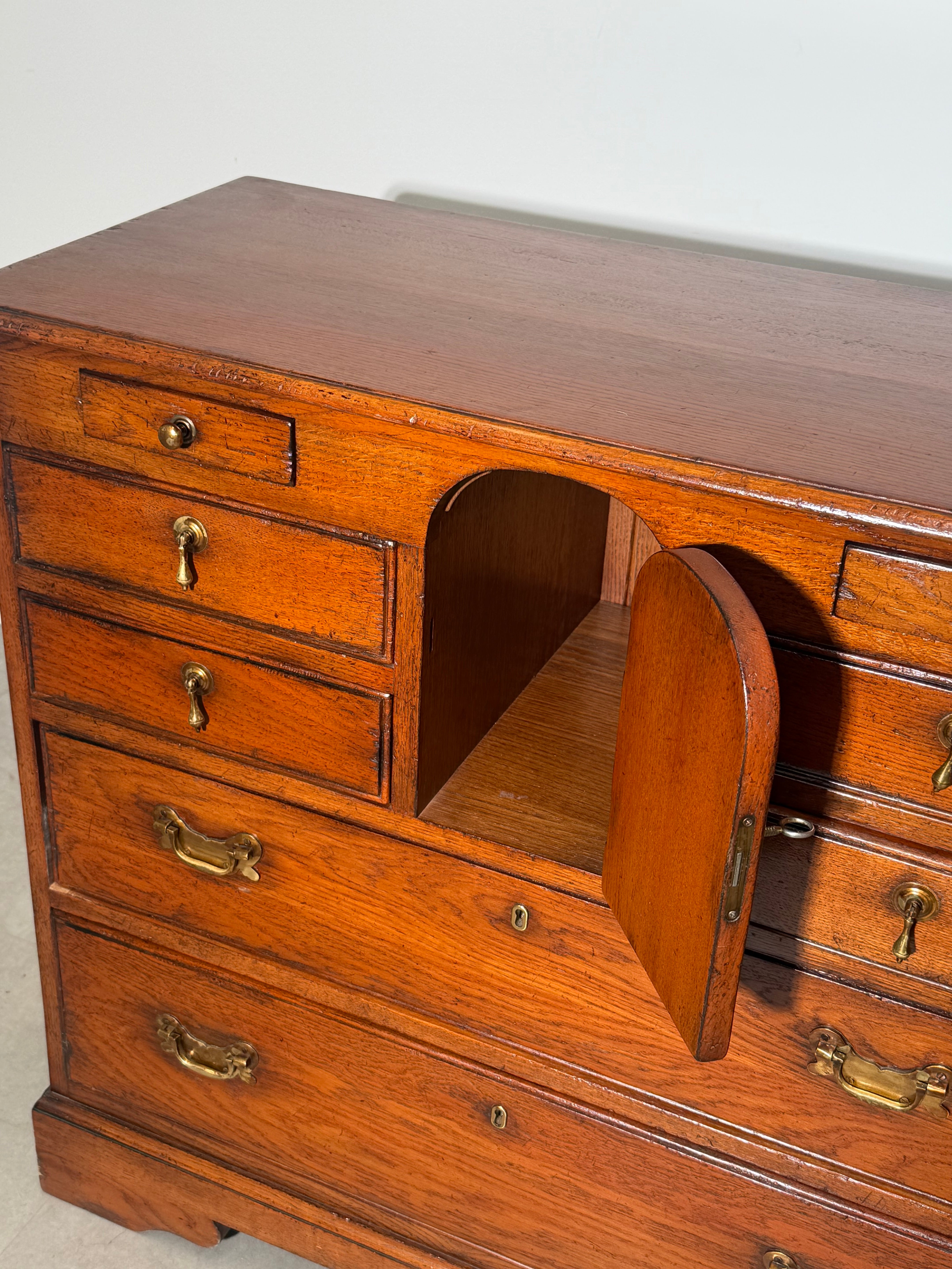 Chest of drawers - Antique Collection
