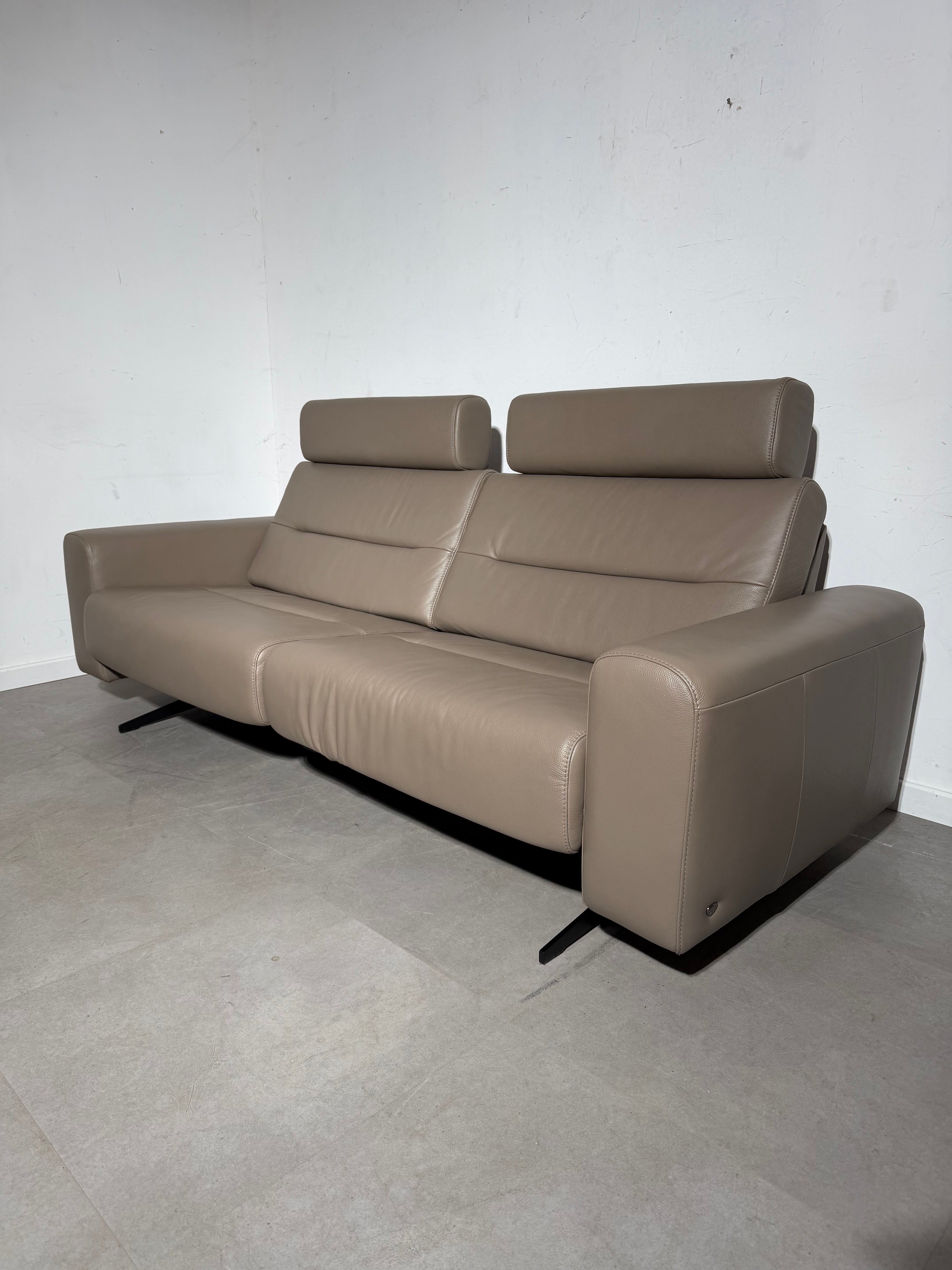 Stressless Stella 2.5-Seater Sofa – Taupe Leather