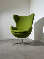 Egg Chair Replica – Newly Upholstered | Swivel Lounge Chair
