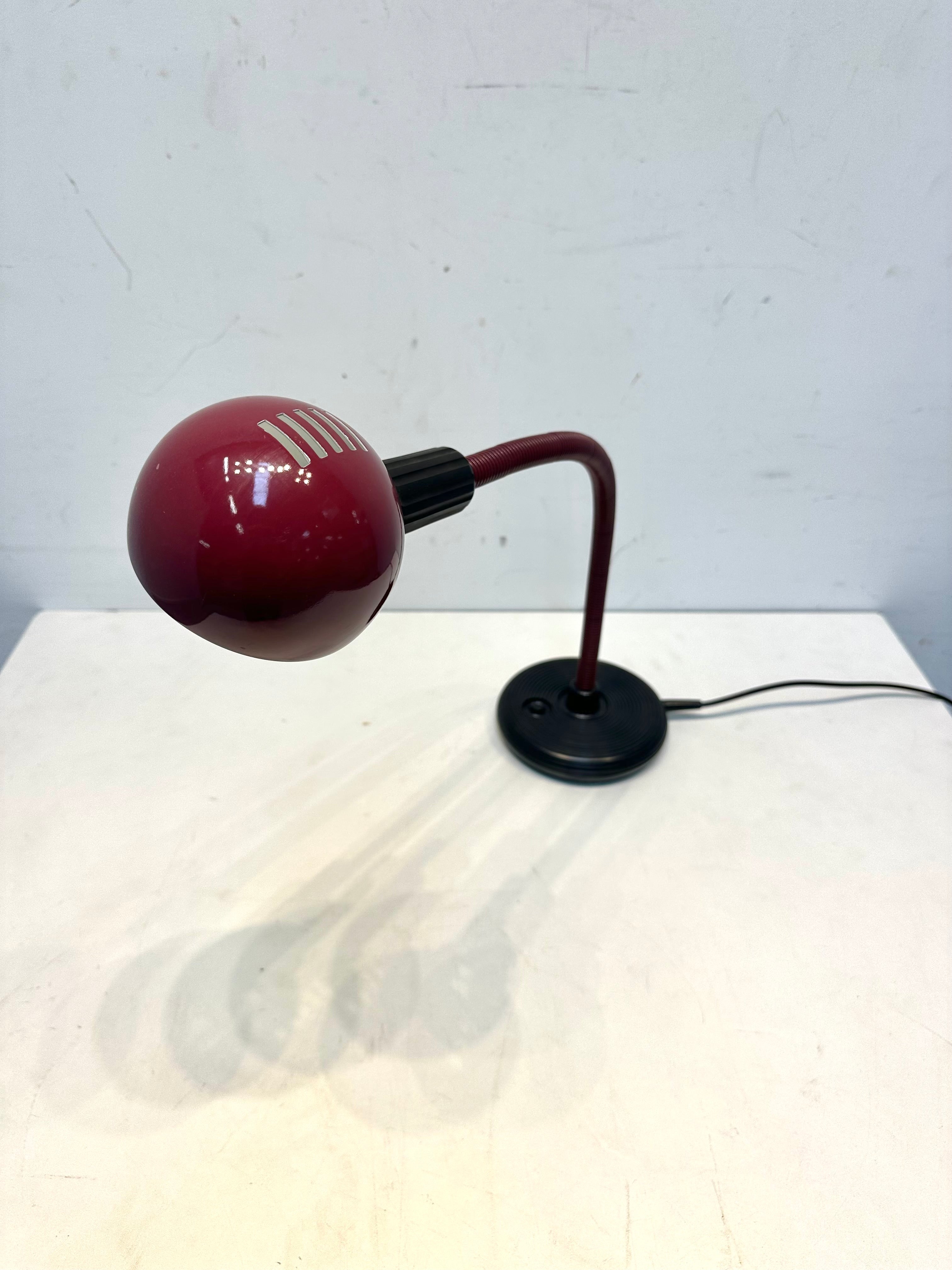 Lampe de table Hebi Tavolo par Isao Hosoe pour Valenti