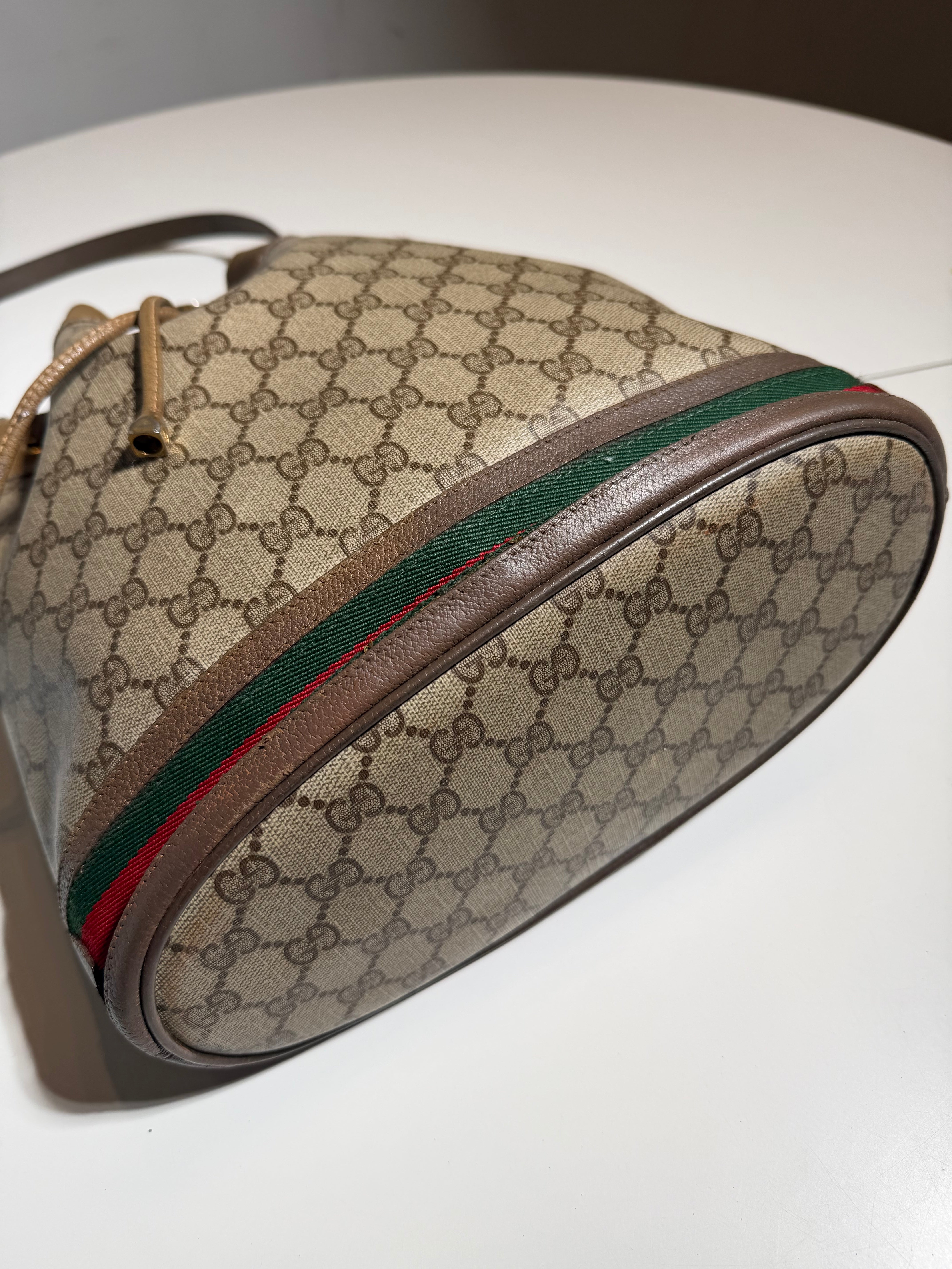 Sac seau Gucci Ophidia en toile GG