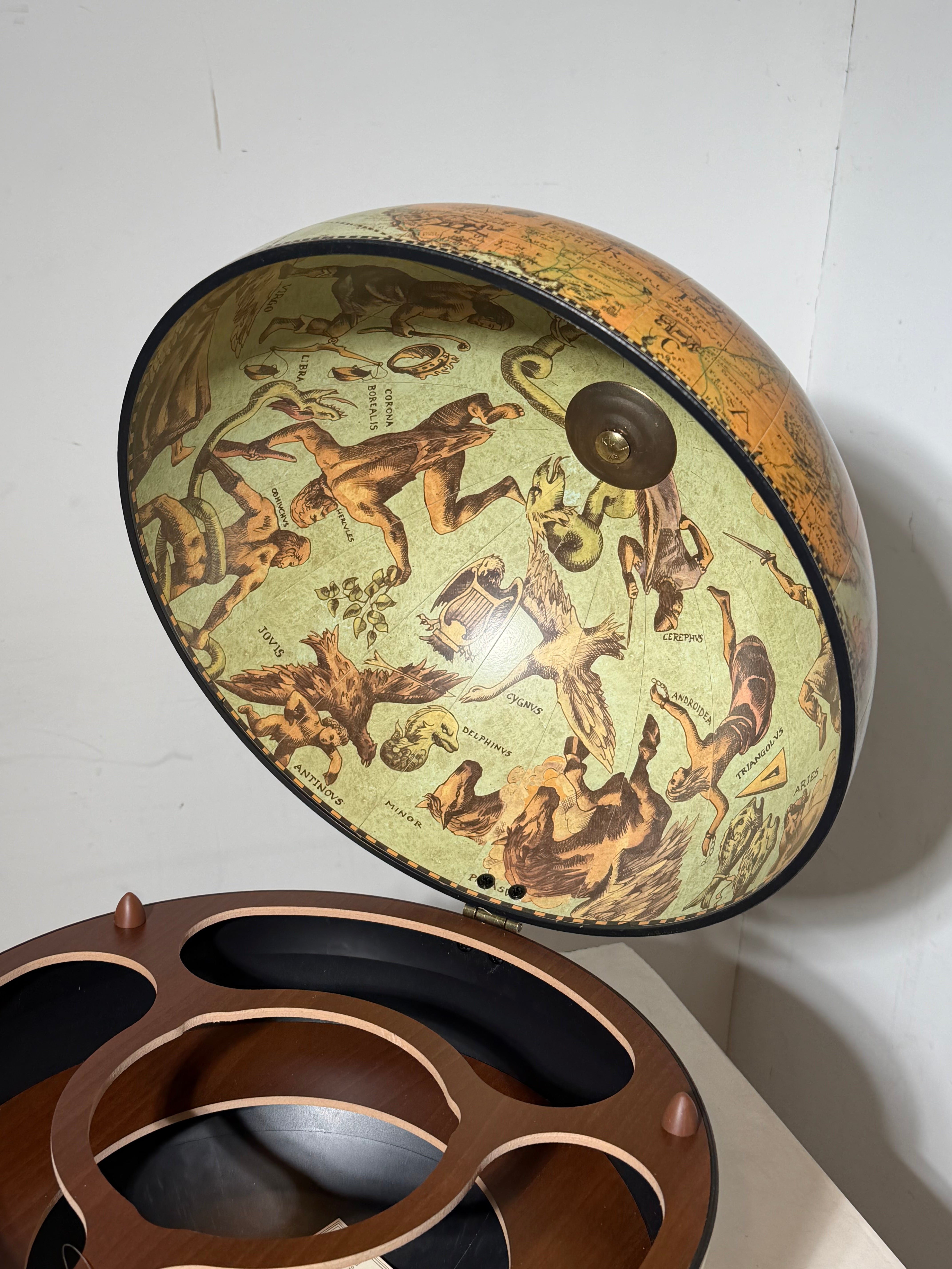 Zoffoli Globe Bar Cabinet – Hidden Drinks Storage – Ø50