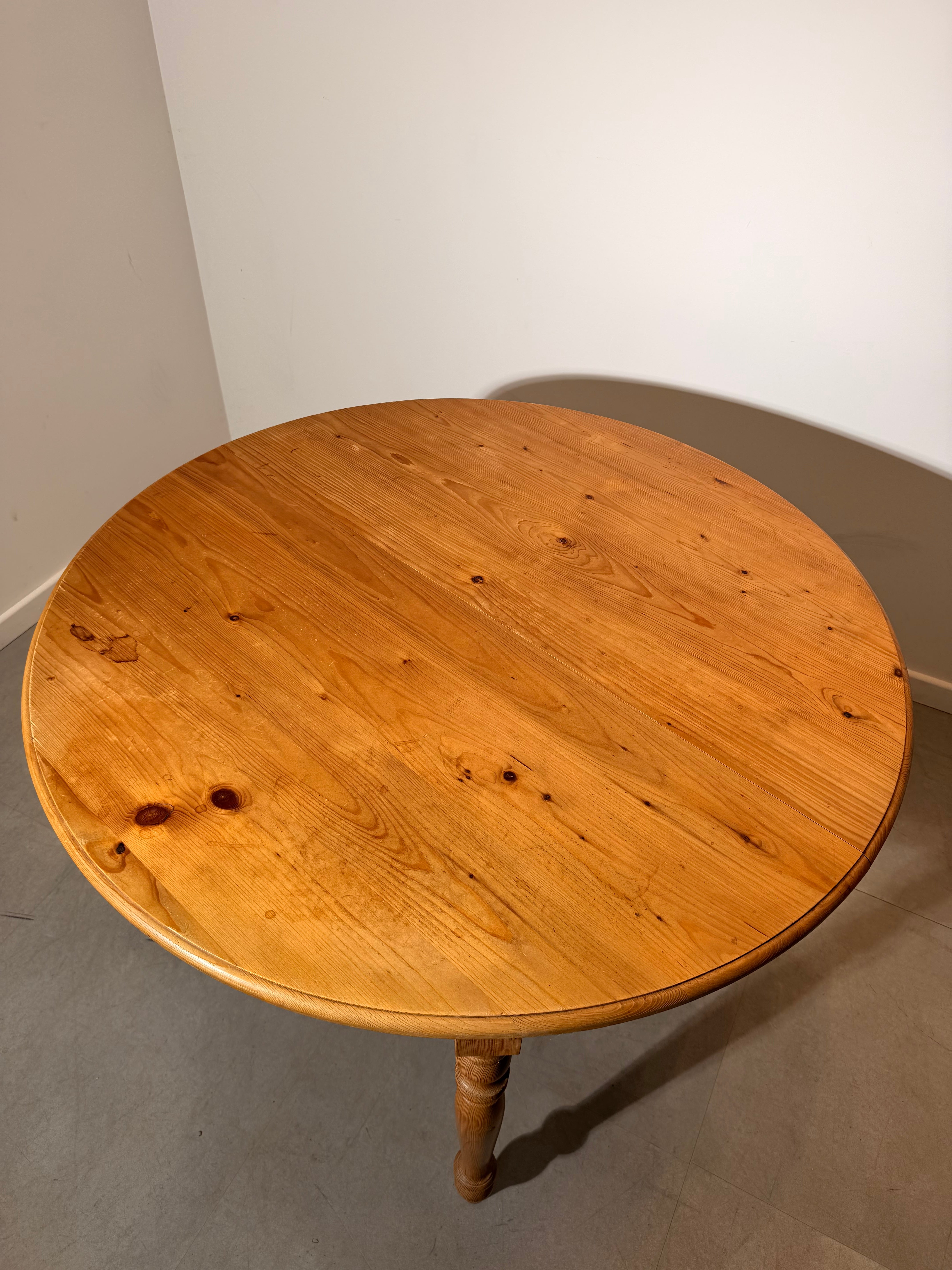 Extendable Pine Dining Table