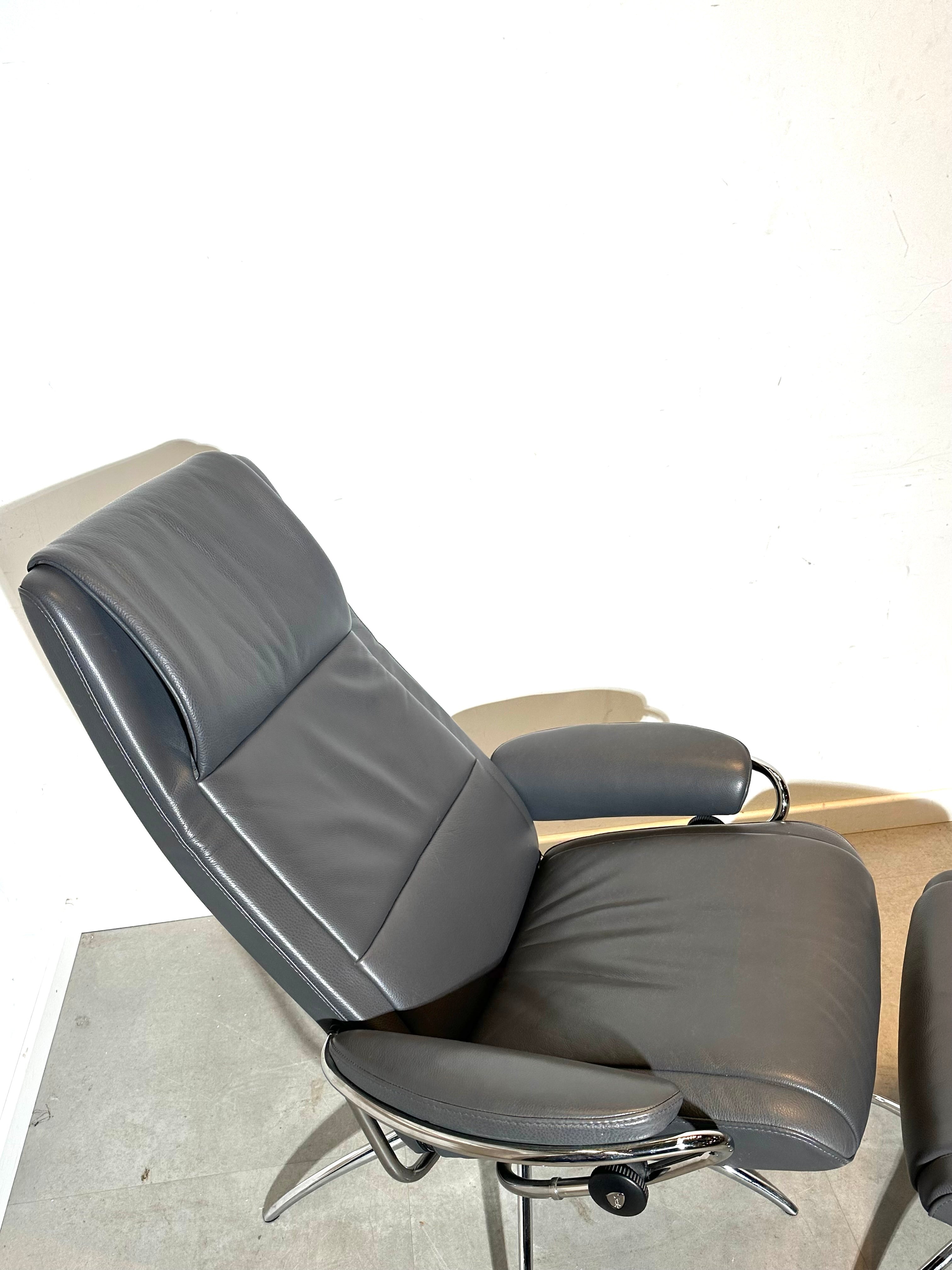 Stressless City reclining lounge chair with ottoman