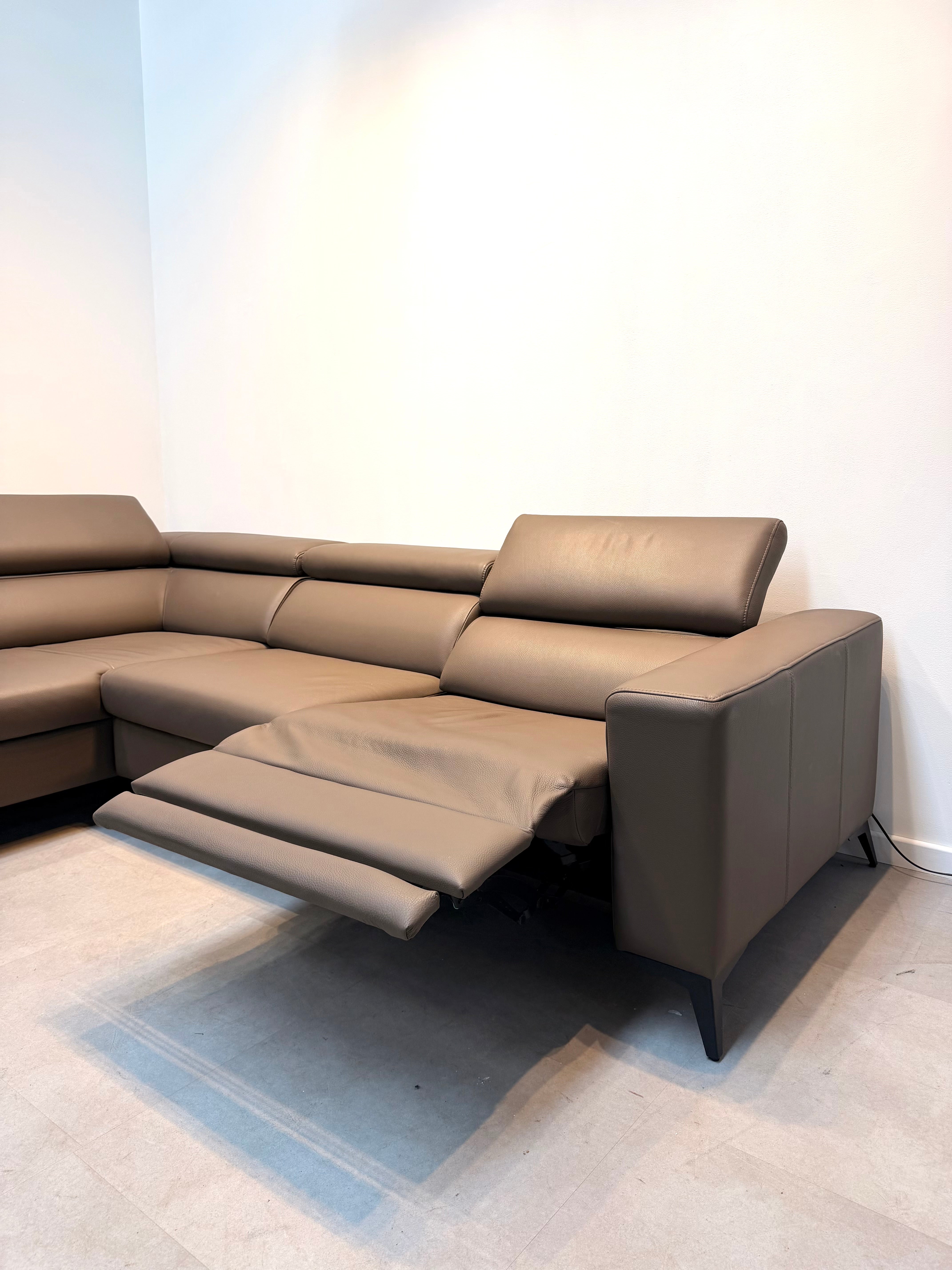 Gova Modular Leather Corner Sofa with Recliner Function