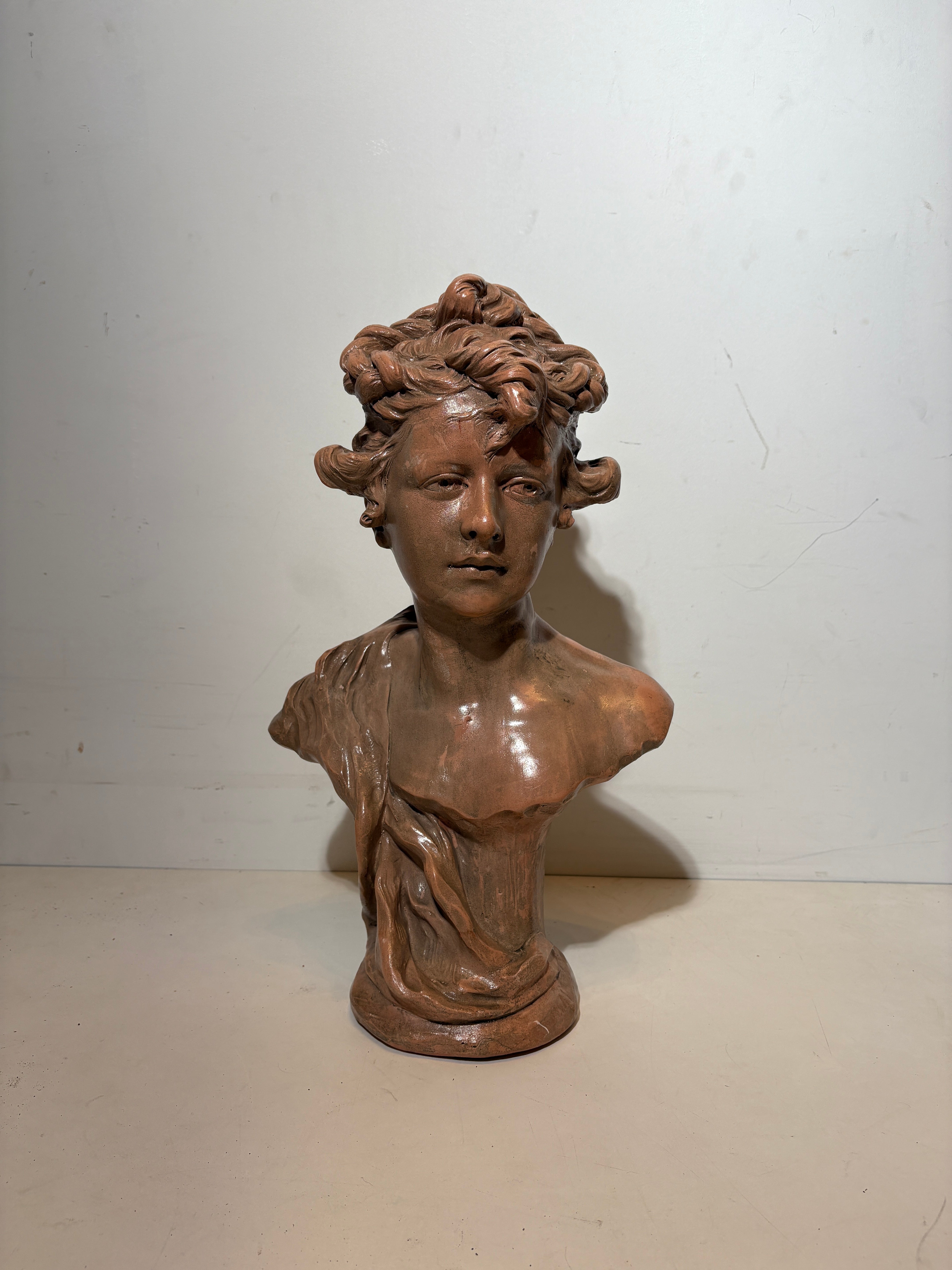 Antieke buste in Art Nouveau-stijl