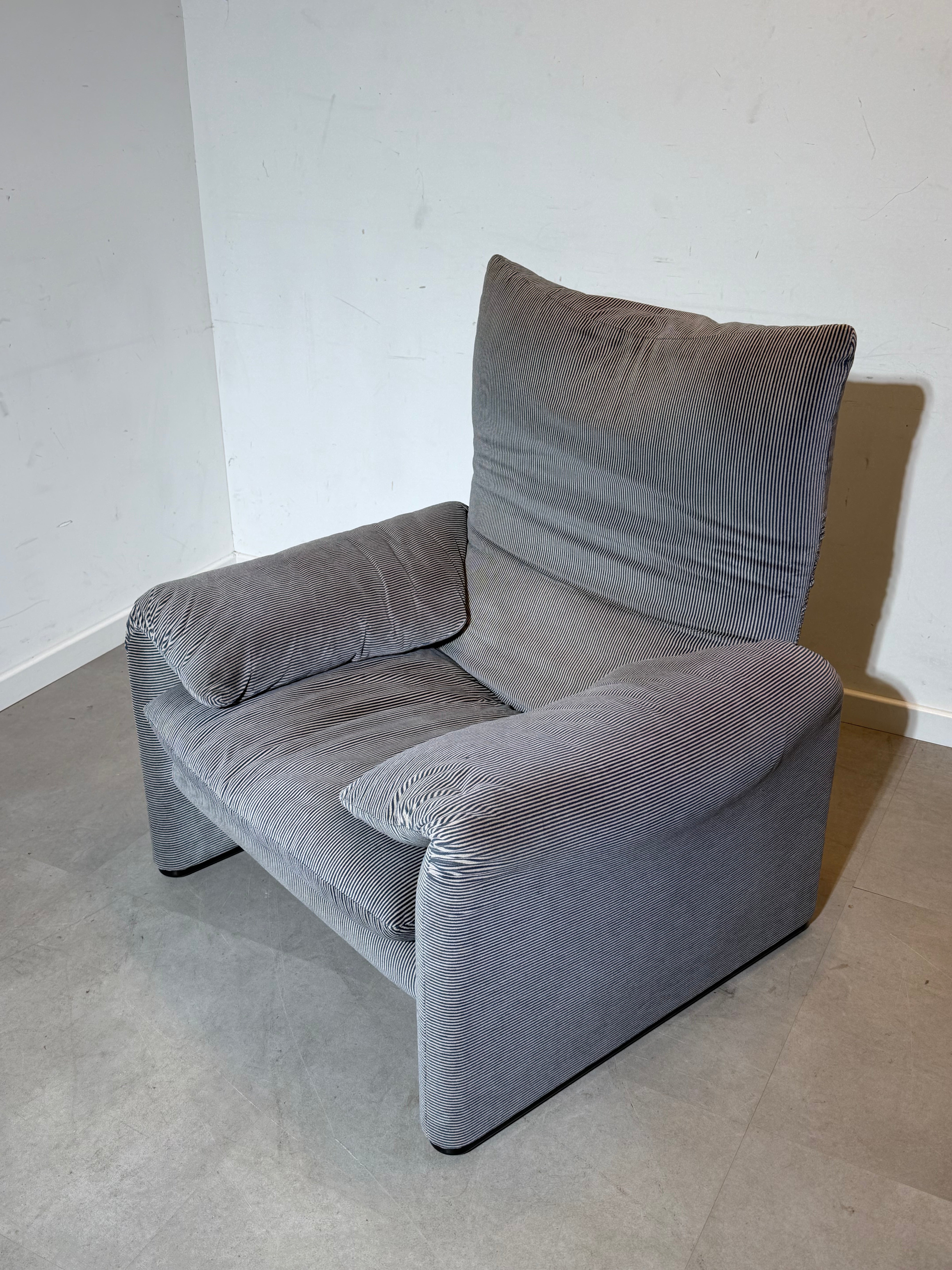 Cassina Maralunga armchair by Vico Magistretti