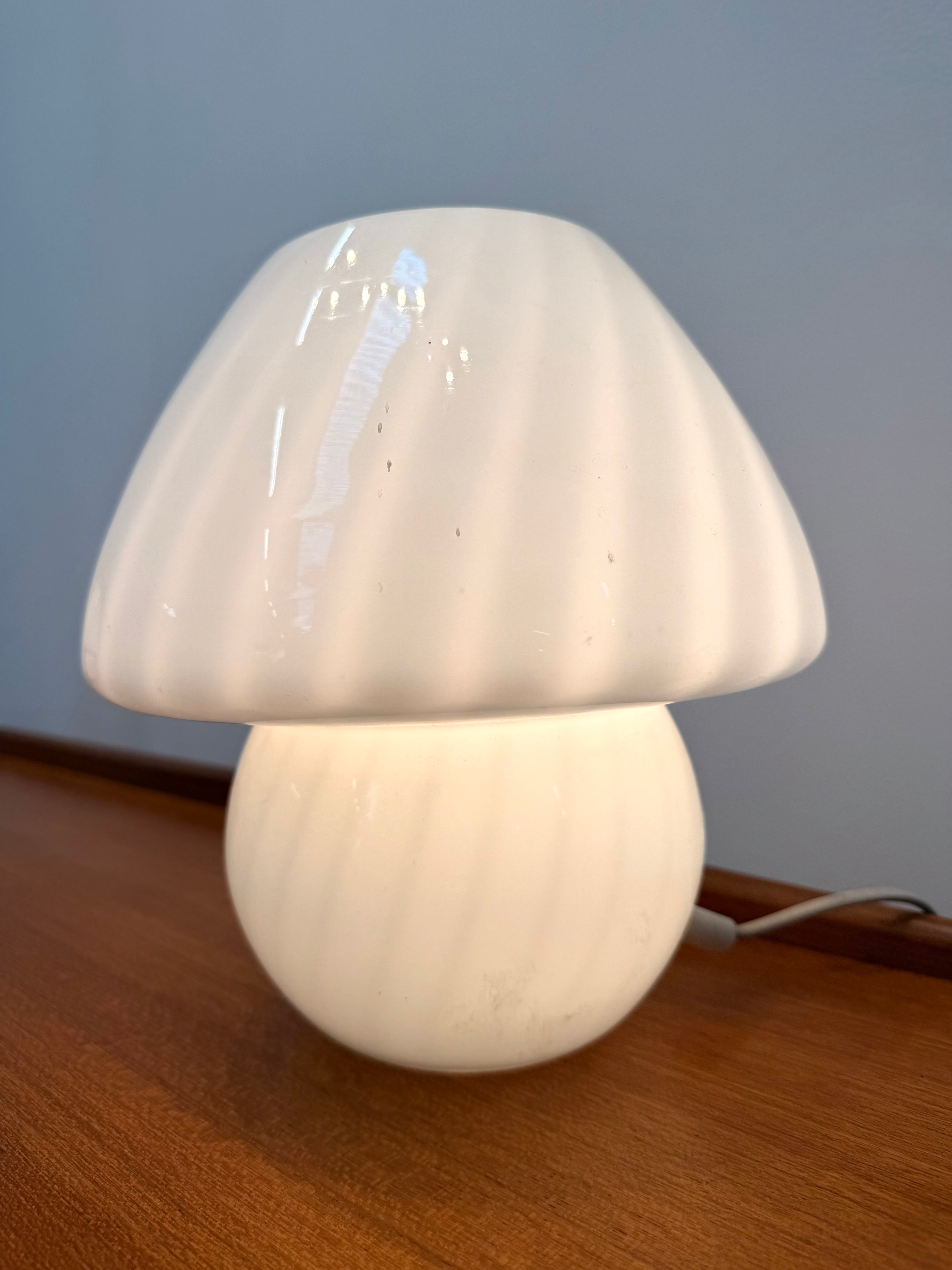 Vintage Murano Mushroom Table Lamp – White Swirl Glass