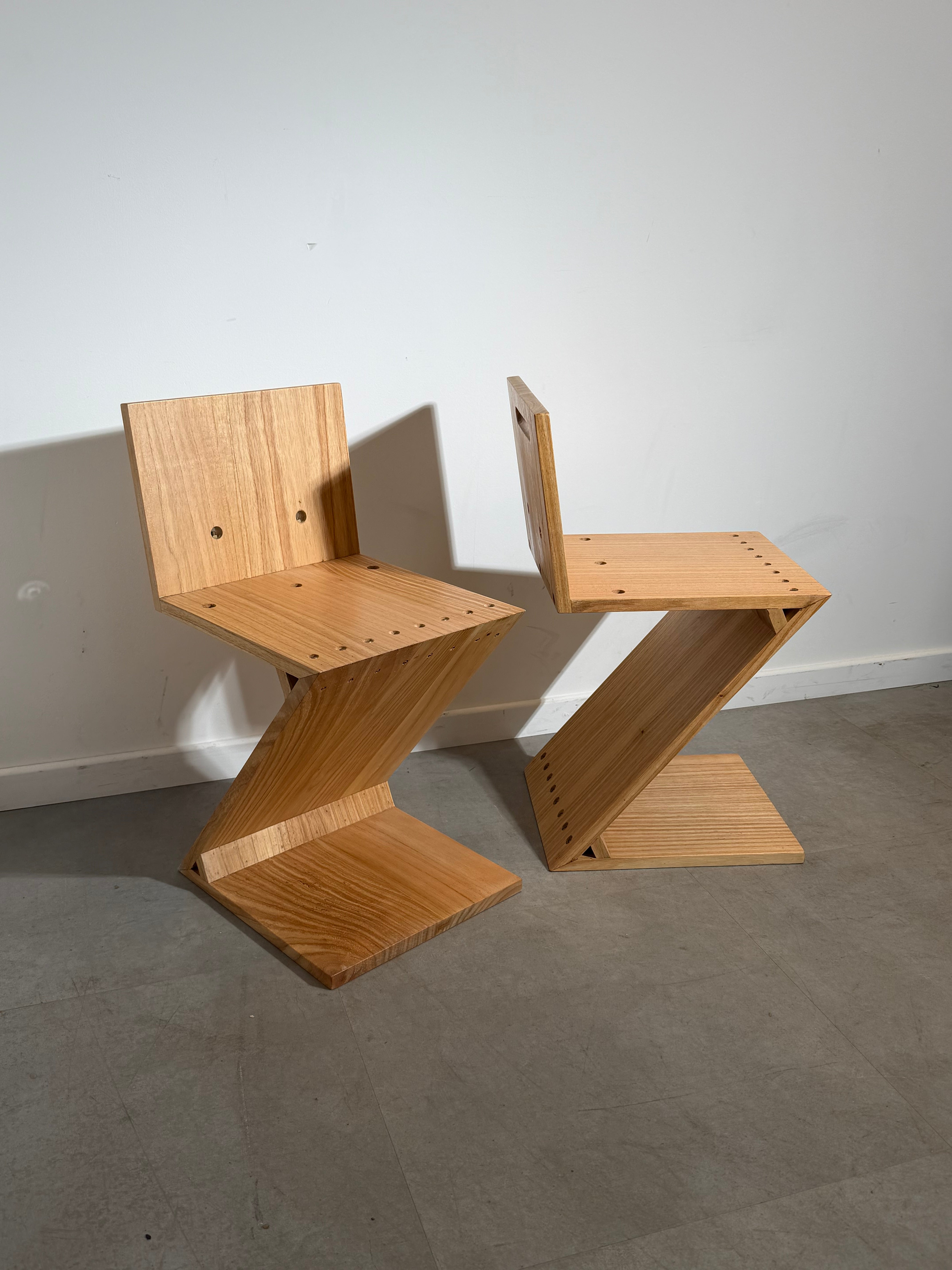 Zig Zag Wooden Chair – Sculptural Postmodern Design