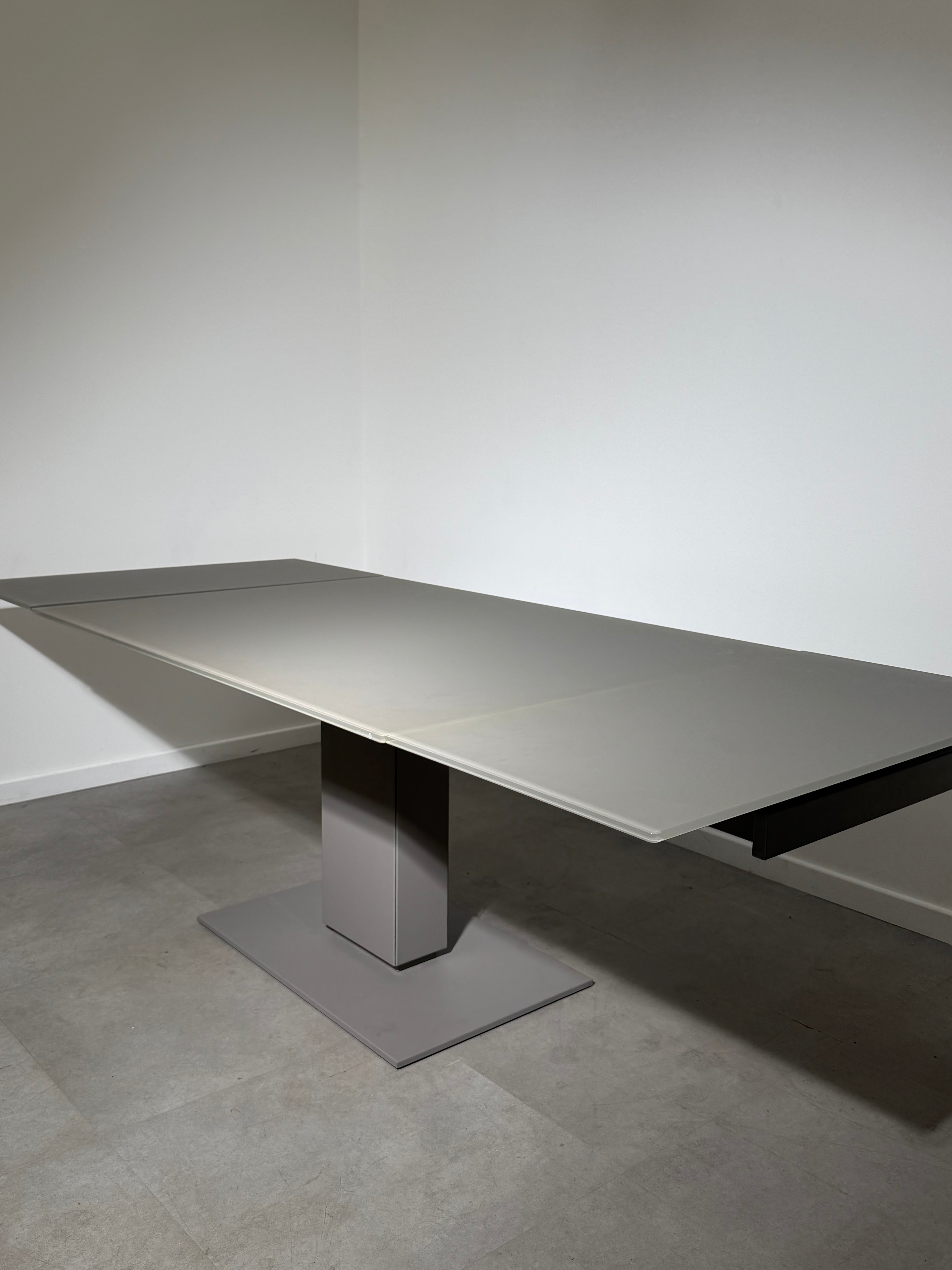 Calligaris Echo Extendable Glass Dining Table – 140–240 cm