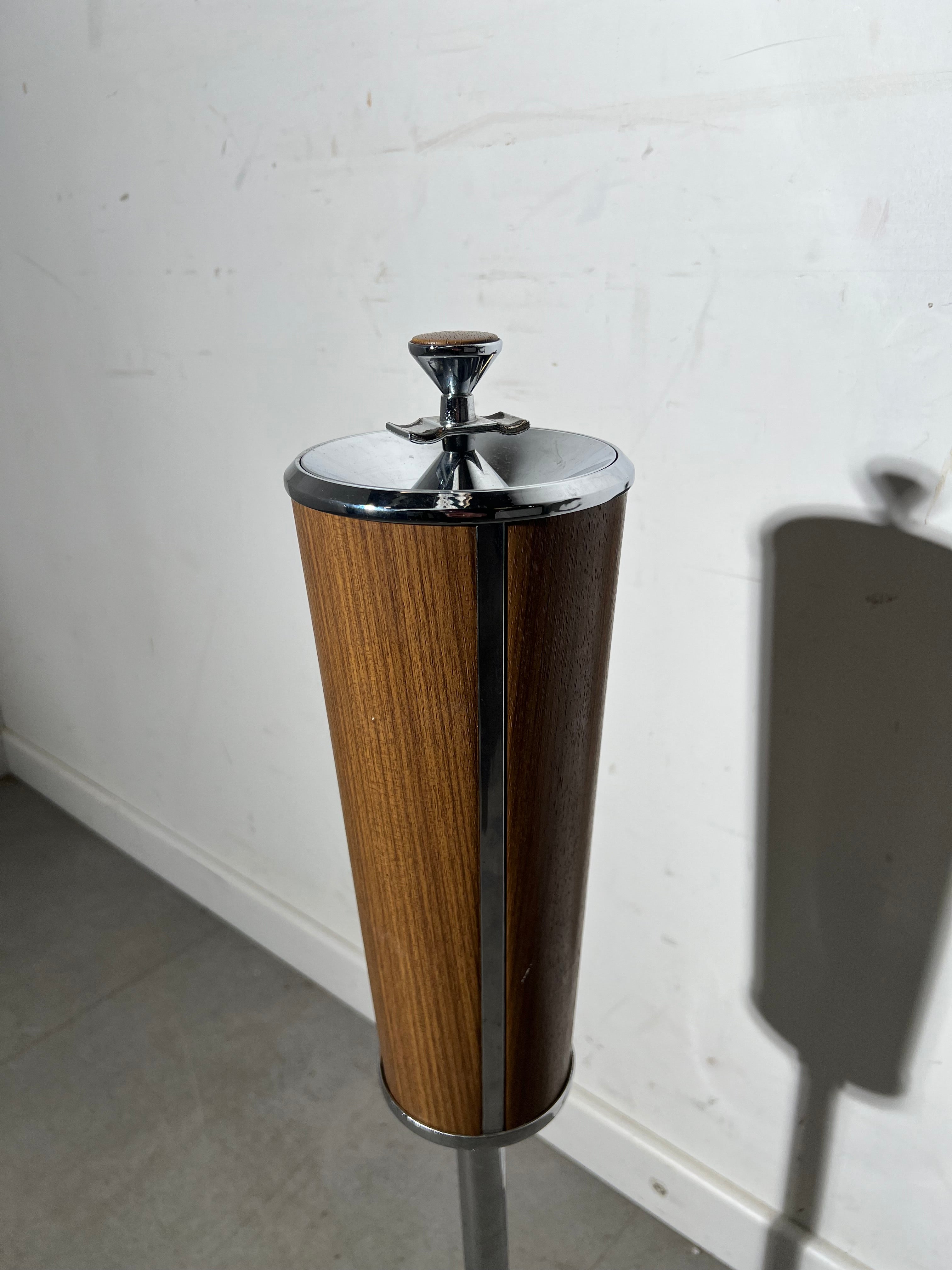 Vintage Standing Ashtray "Ianthe"