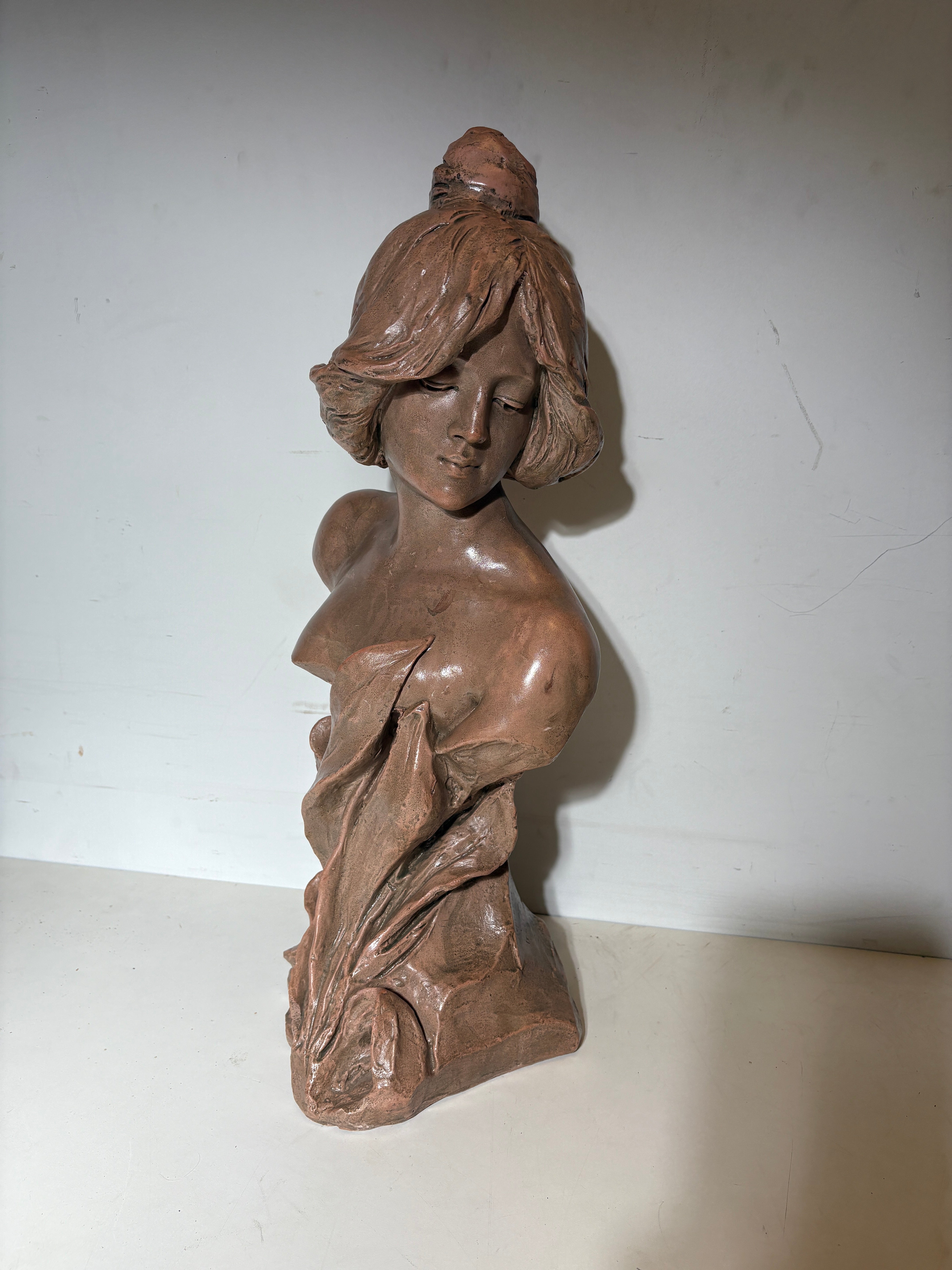 Antieke buste Art Nouveau vrouw