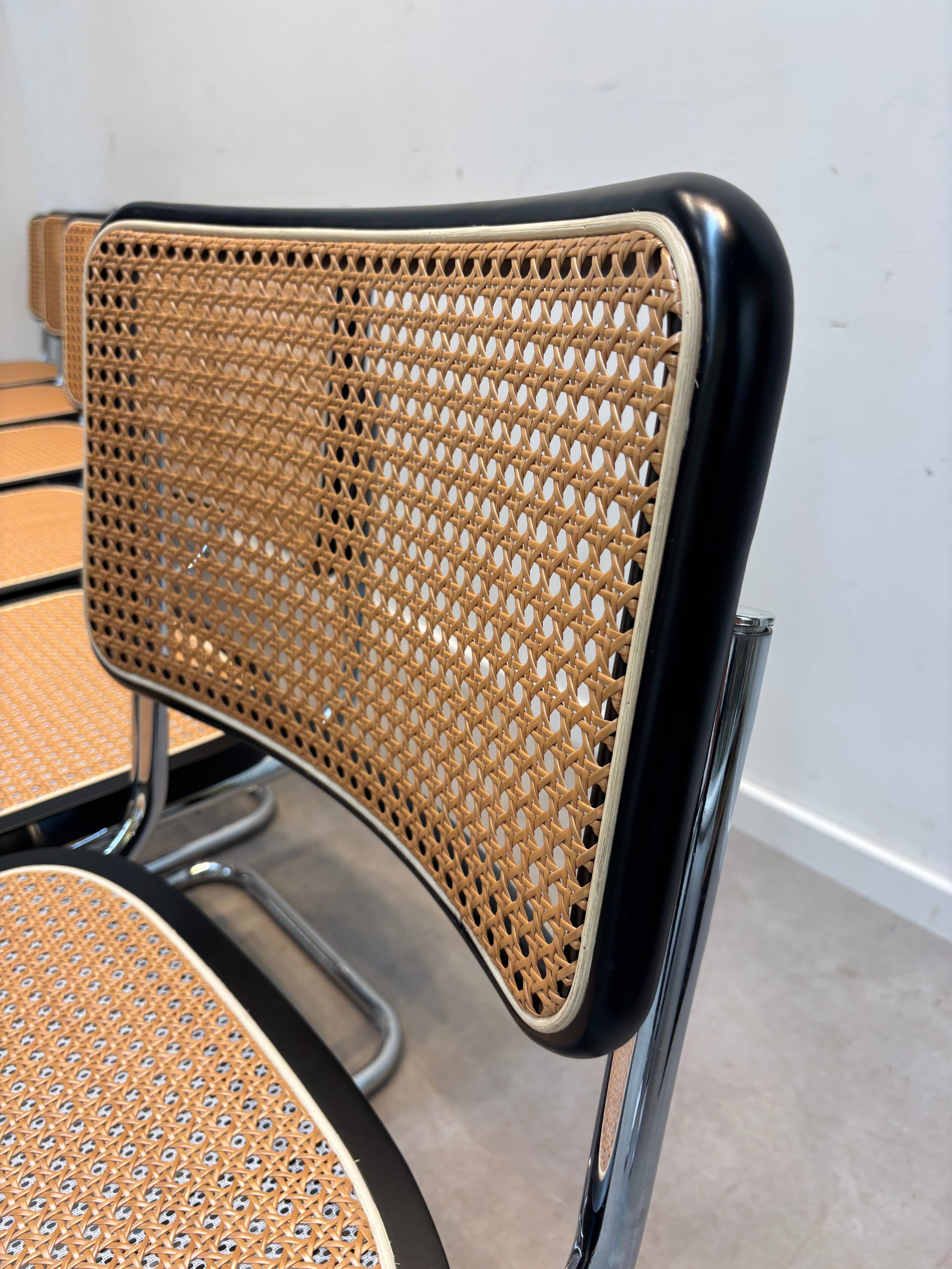 S-Chair Black Chrome