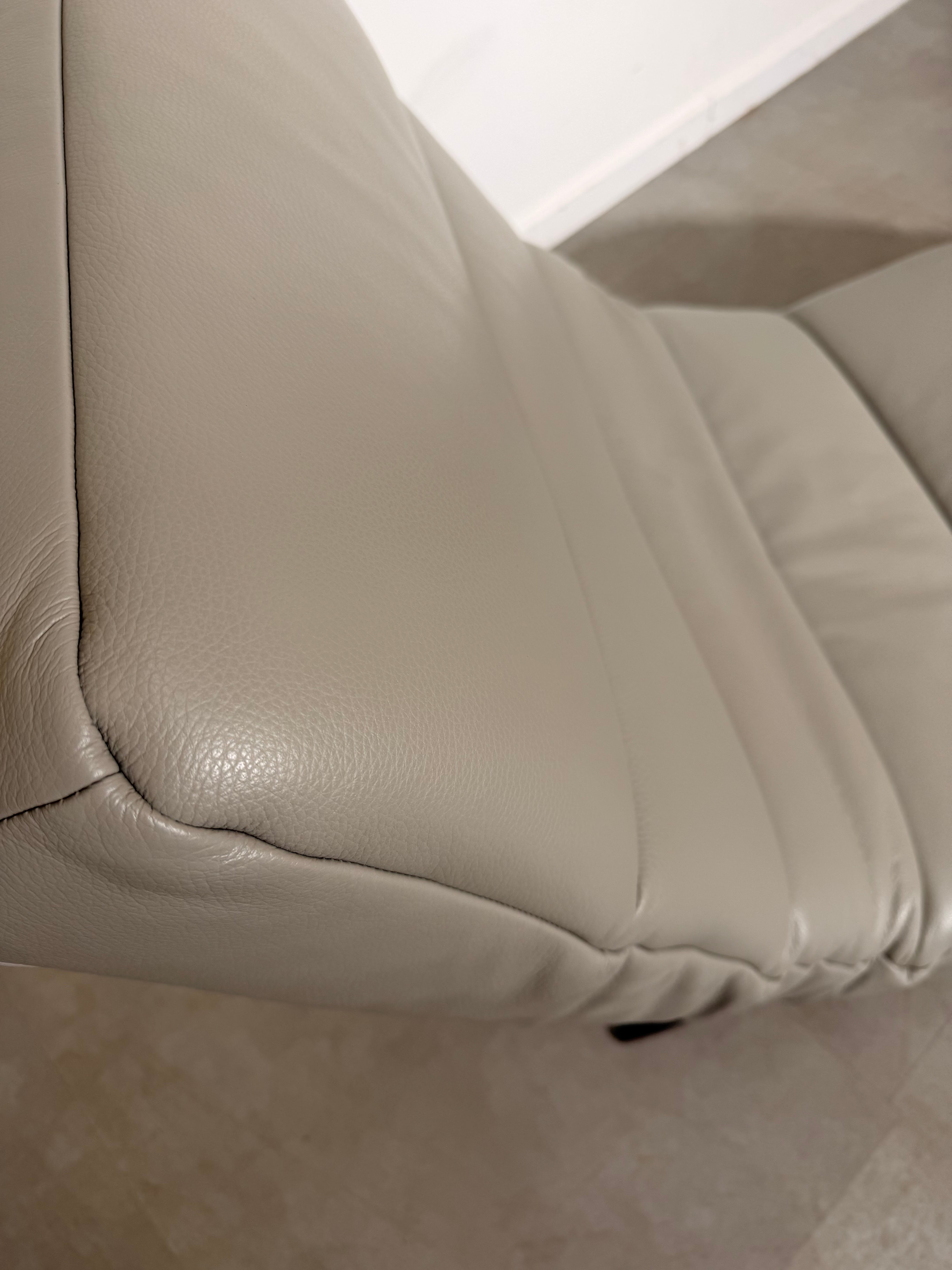 Modern Leather Chaise Lounge
