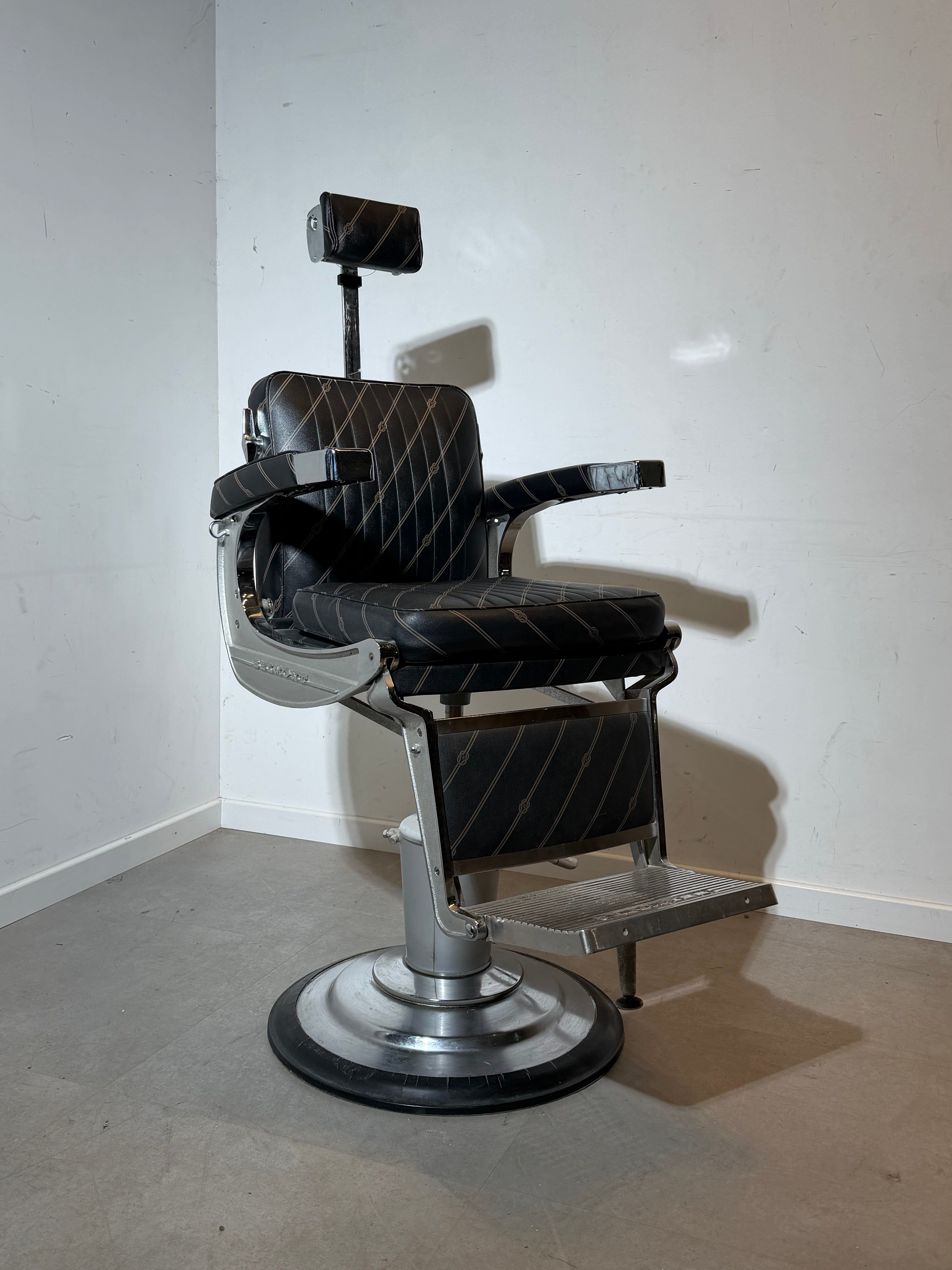 Belmont Apollo II Barber Chair – Vintage Icon