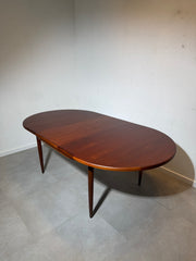 Oval Teak Extendable Dining Table – Mid-Century Modern