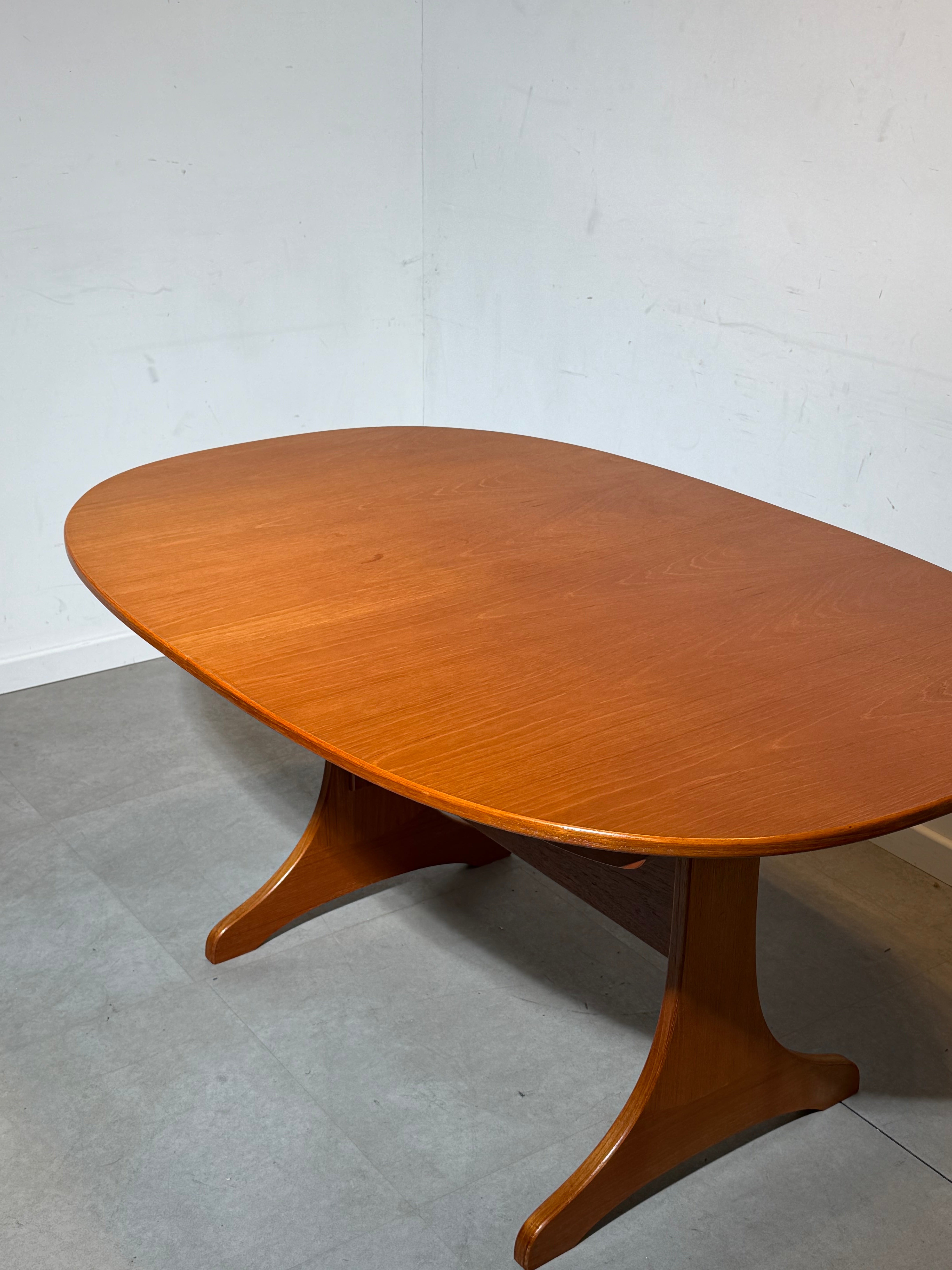 Vintage Extendable Teak Dining Table – Mid-Century Modern