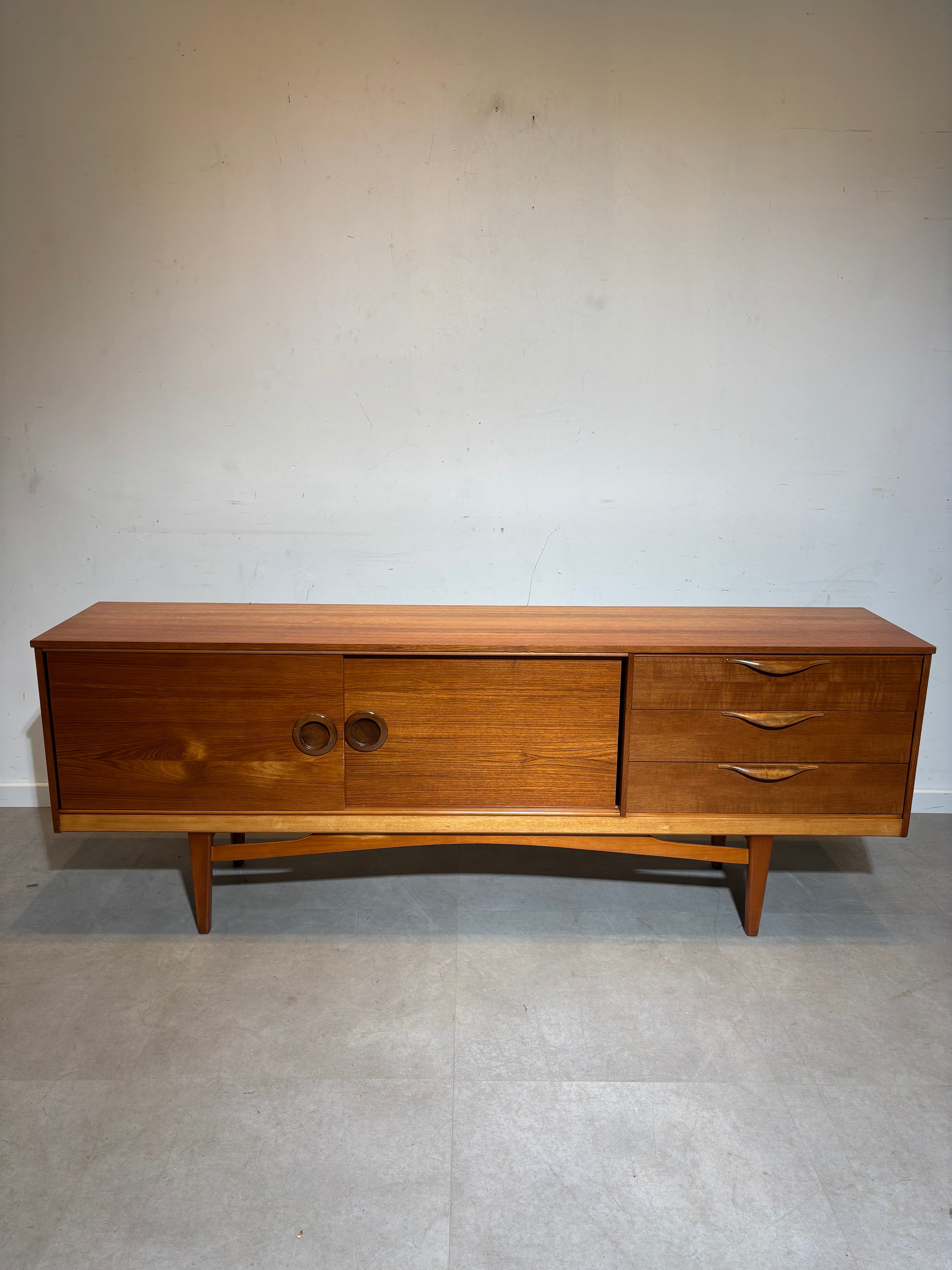 Buffet vintage Jentique