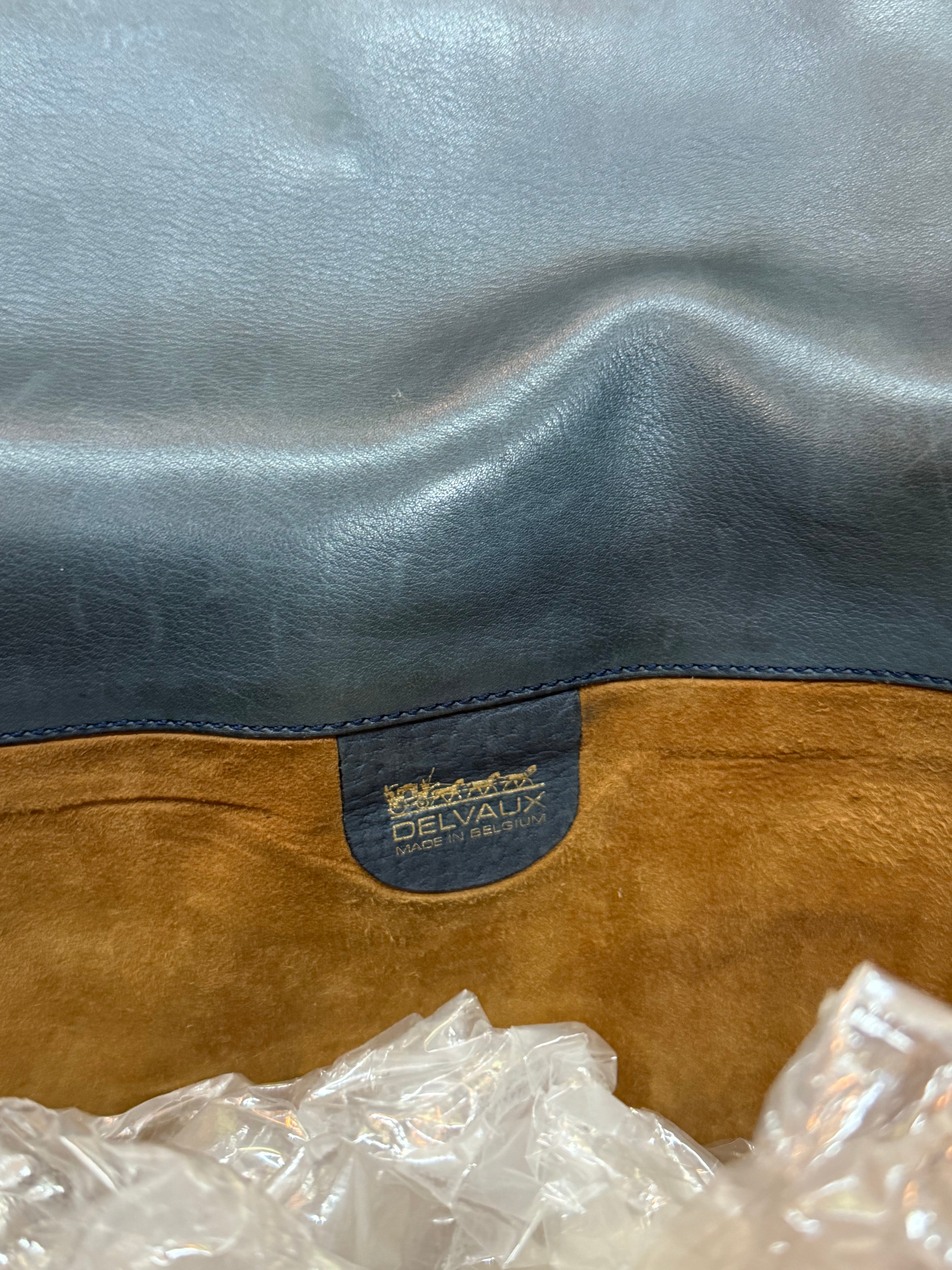 Delvaux Large Crossbody / Laptop Bag – Black Leather – 34 x 30 cm