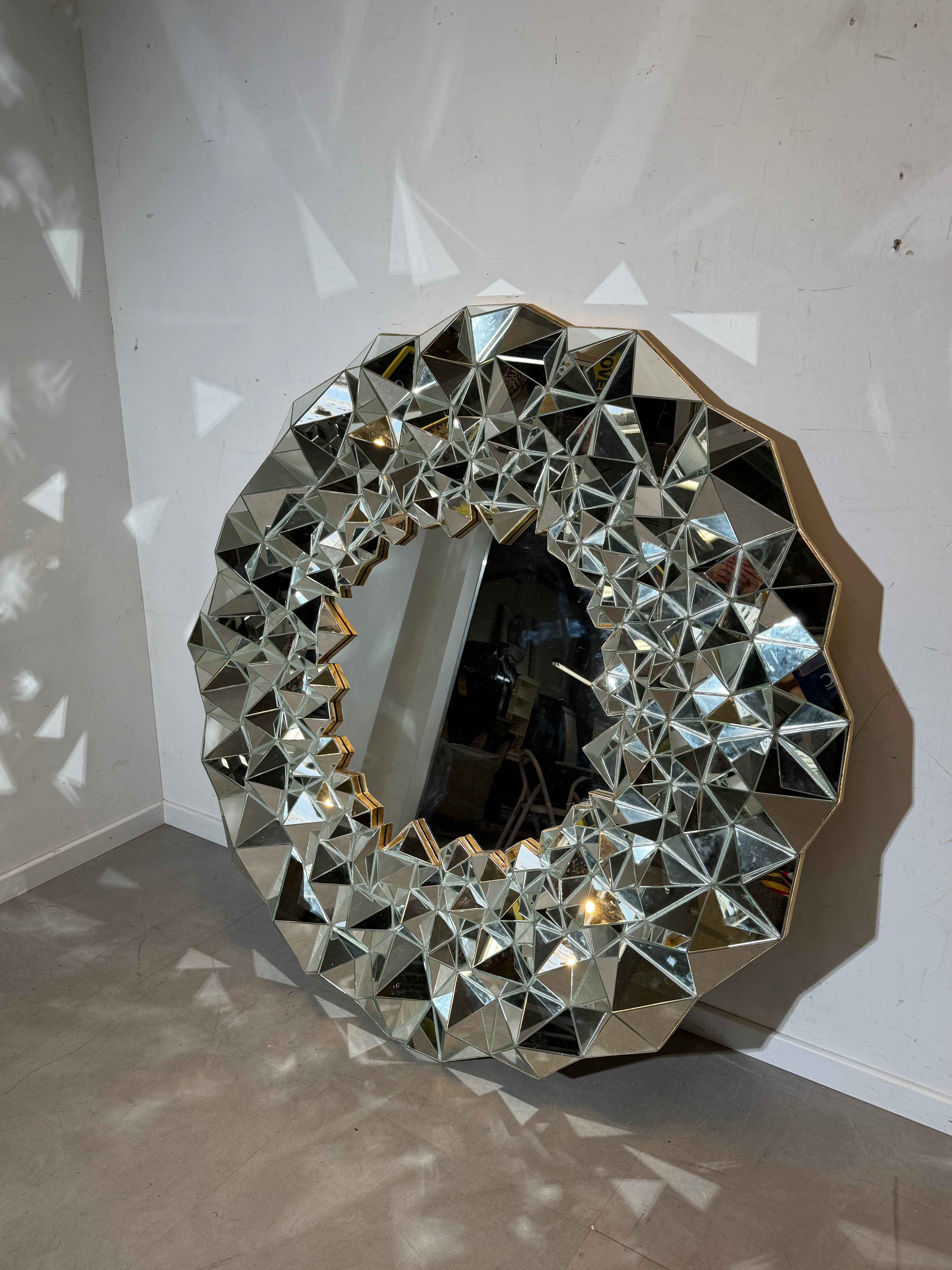XL Faceted Sunburst Mirror – Sculptural Prism Mirror – Ø 160 cm
