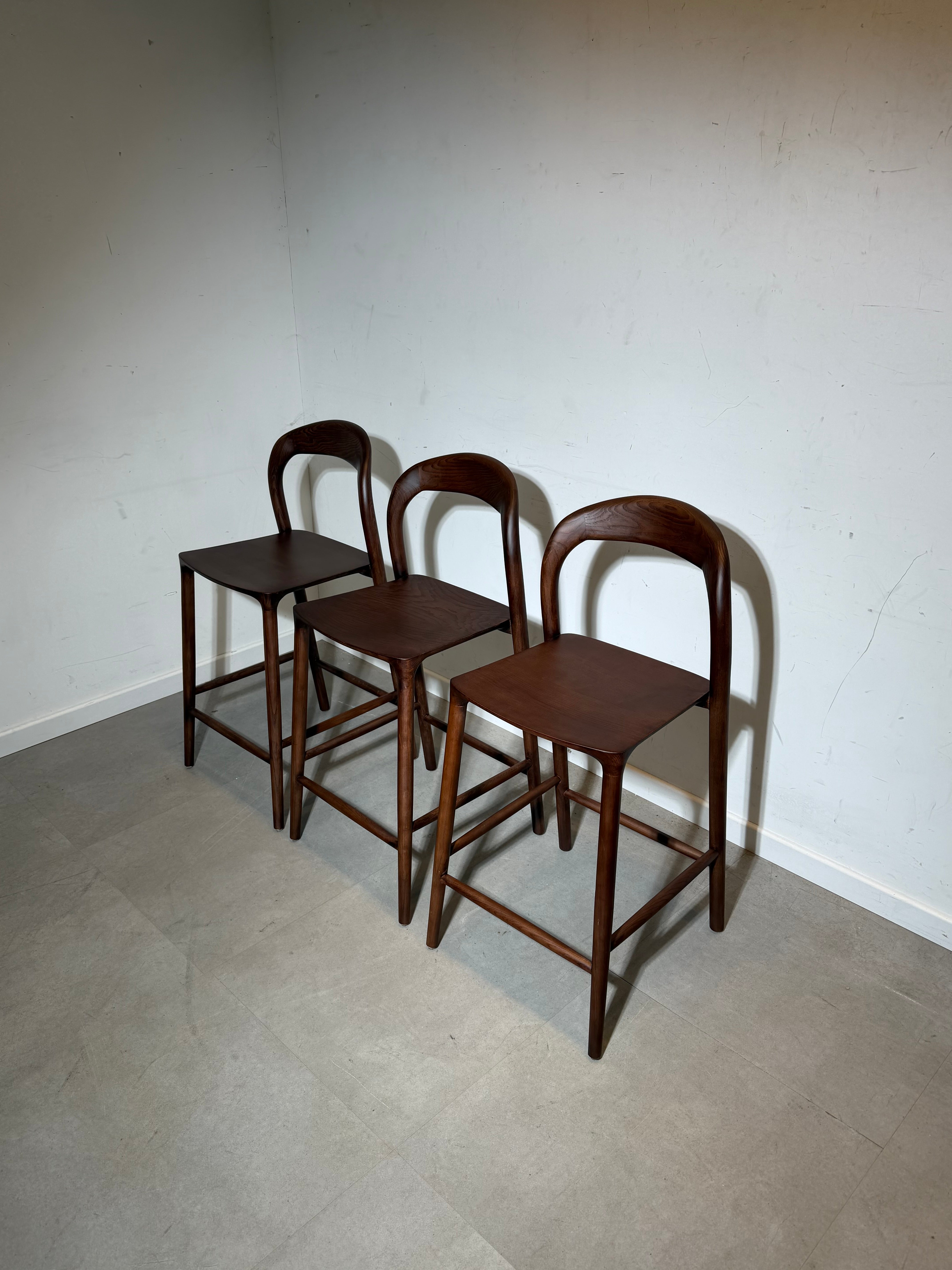 Chaise de bar Kyoto en noyer