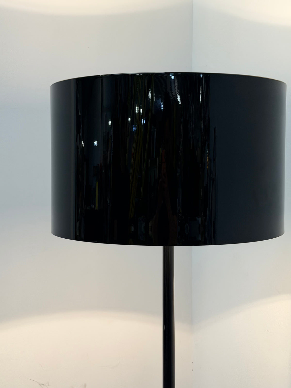 Flos Spun Light F Floor Lamp – Glossy Black