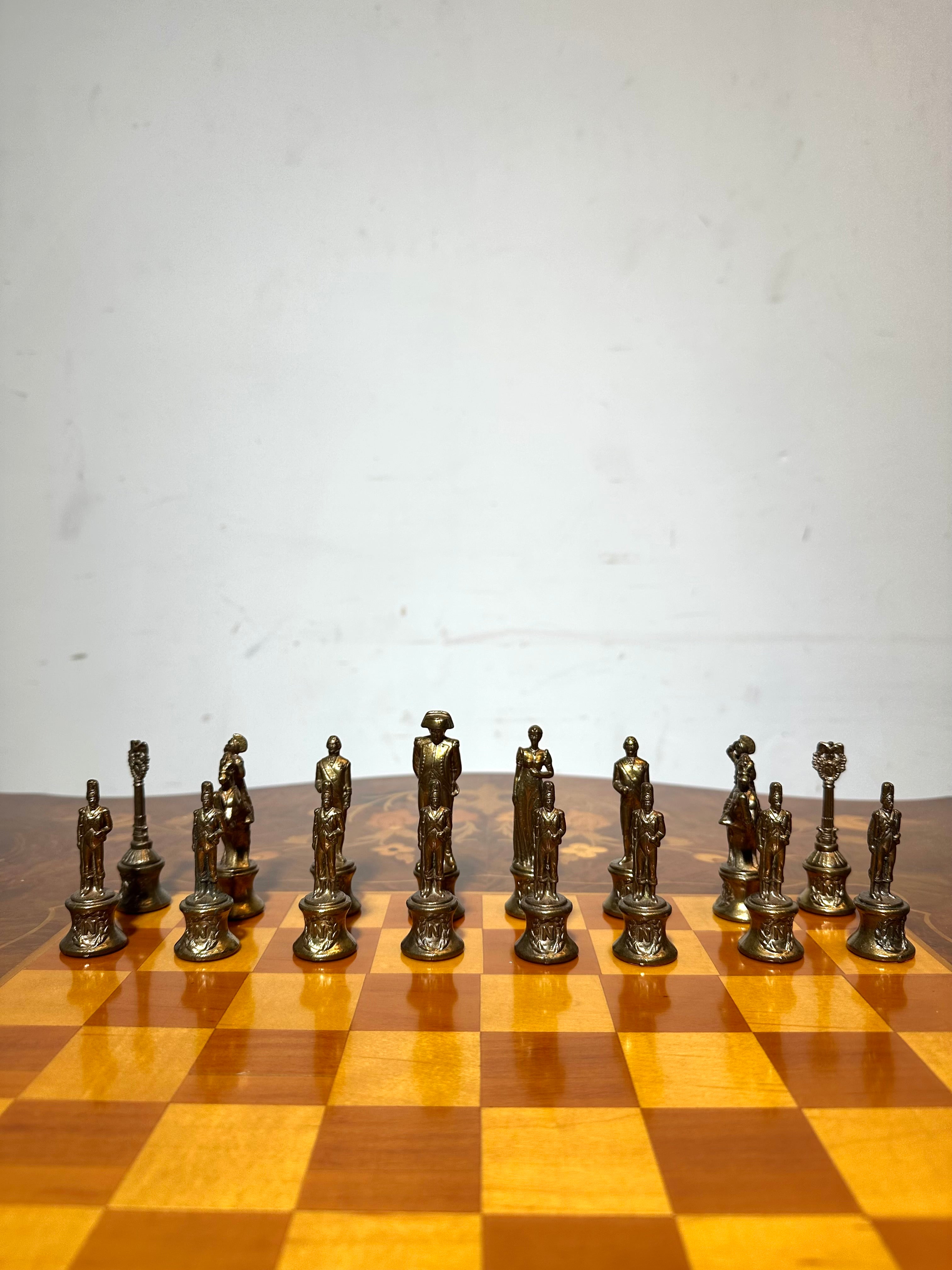 Antieke koperen schaaktafel met marqueterie