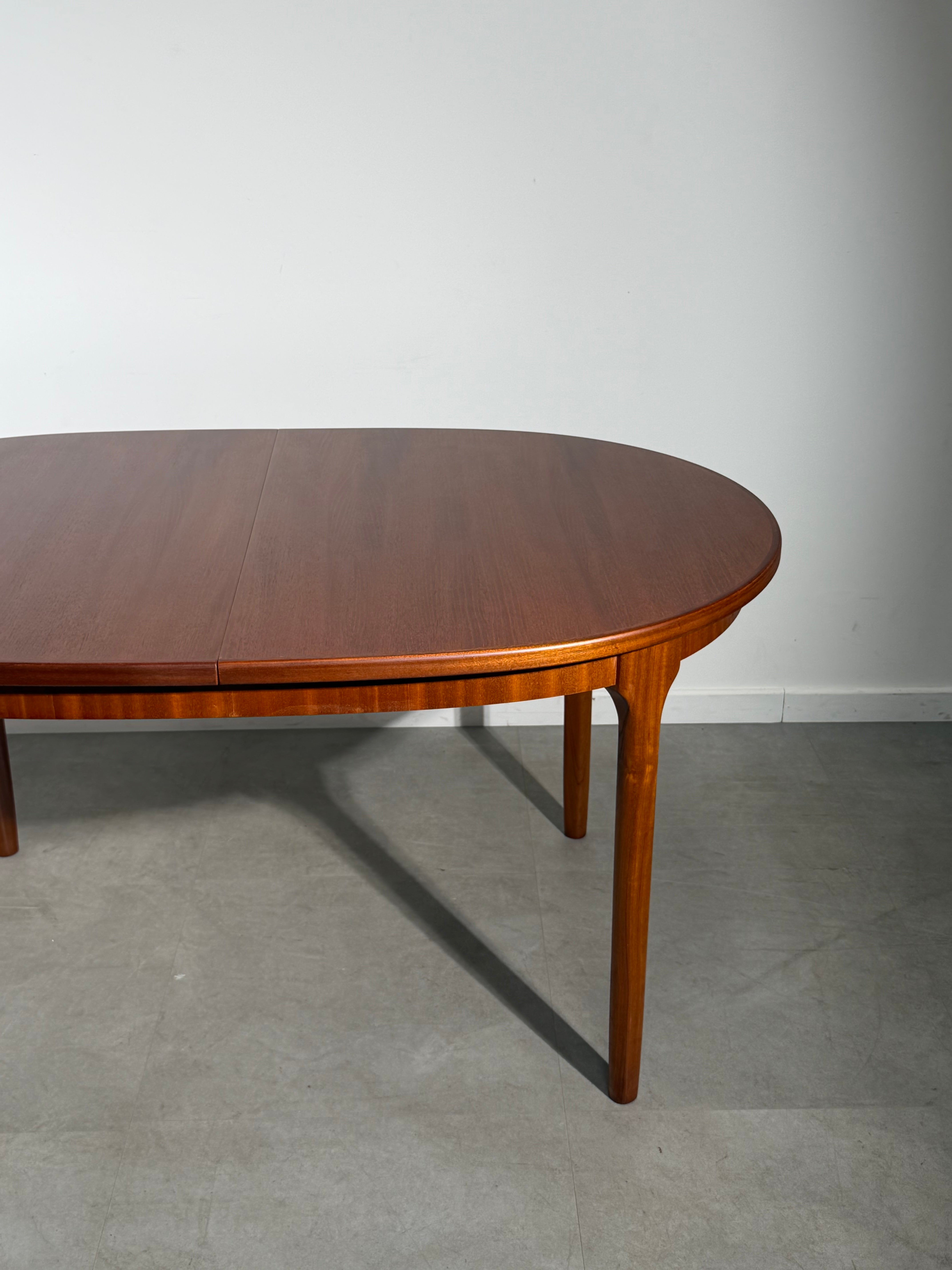 A.H. McIntosh Extendable Teak Dining Table – Mid-Century Modern