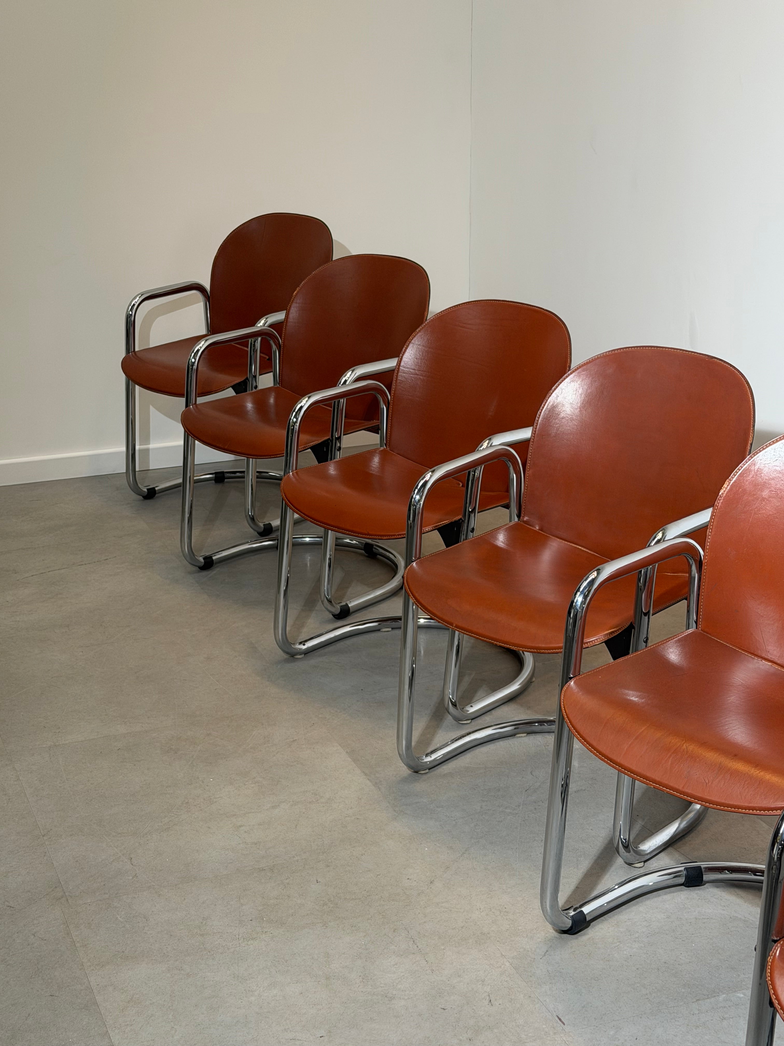 *Set of 6 “Dialogo Dessau” Chairs by Tobia & Afra Scarpa for C&B Italia – Cognac Leather Bauhaus Style
