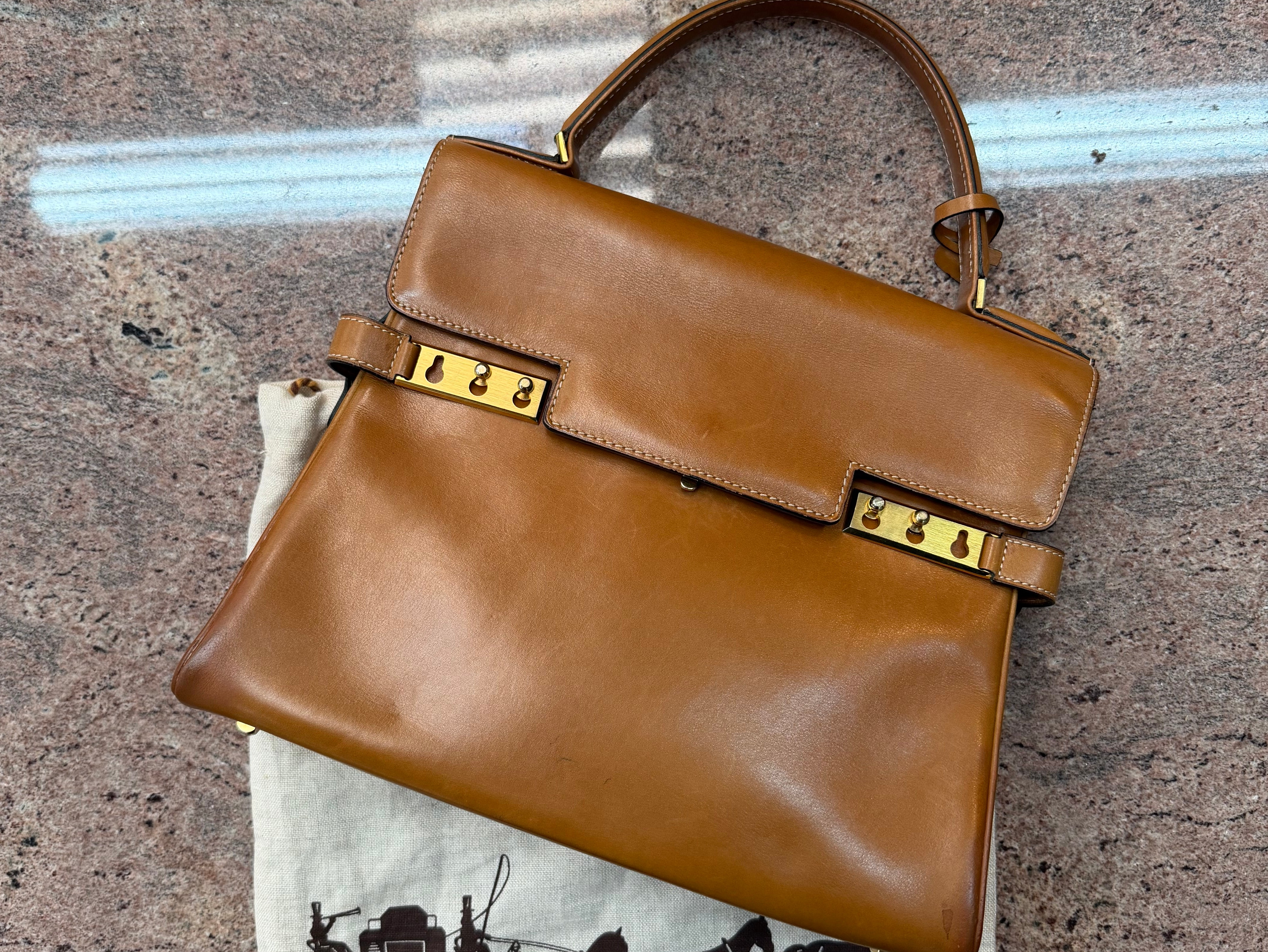 Vintage Delvaux Tempete MM Handbag – Cognac Leather – With Mirror & Original Dustbag