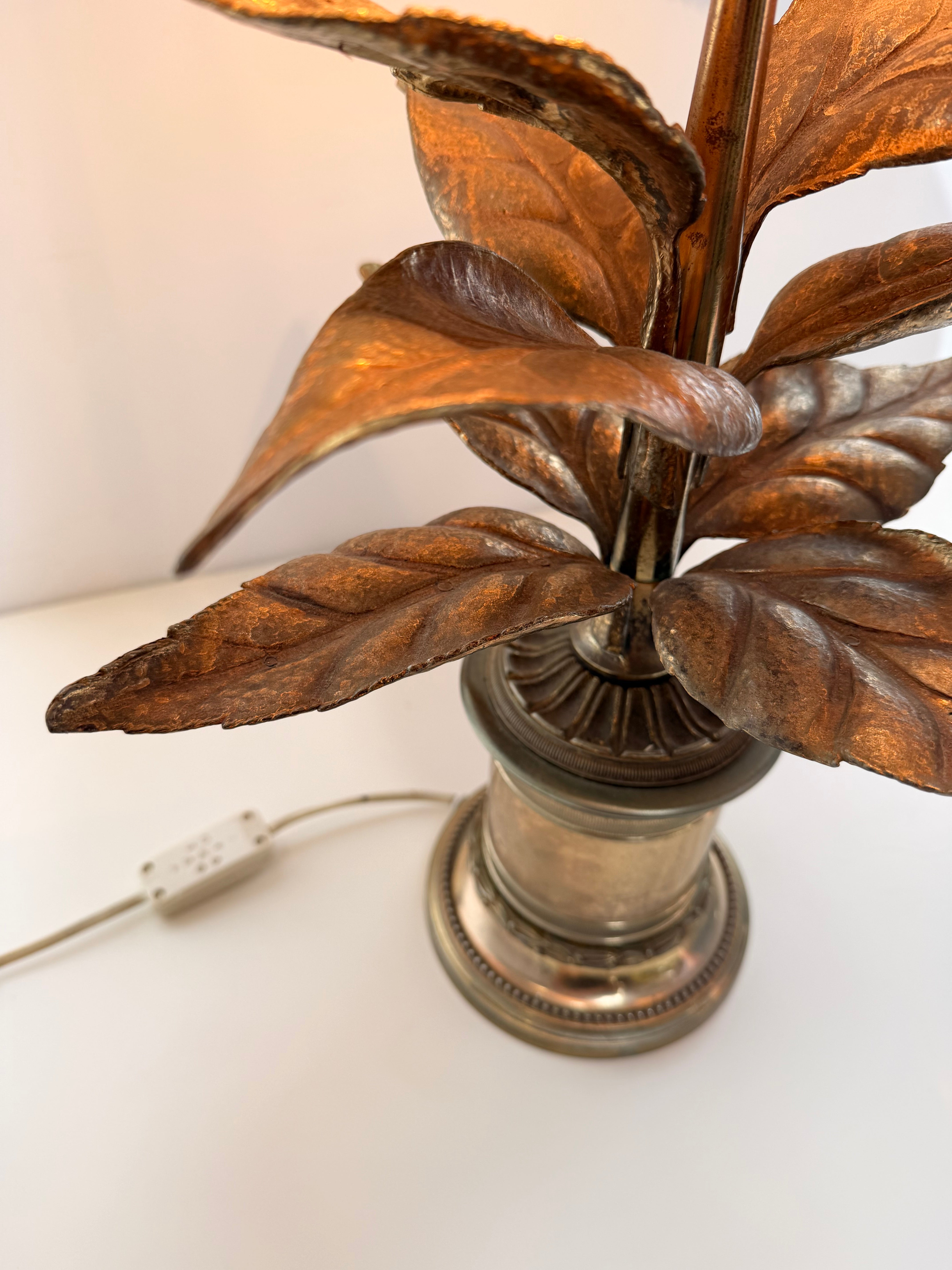 Willy Daro Table Lamp with Sculptural Leaf Base