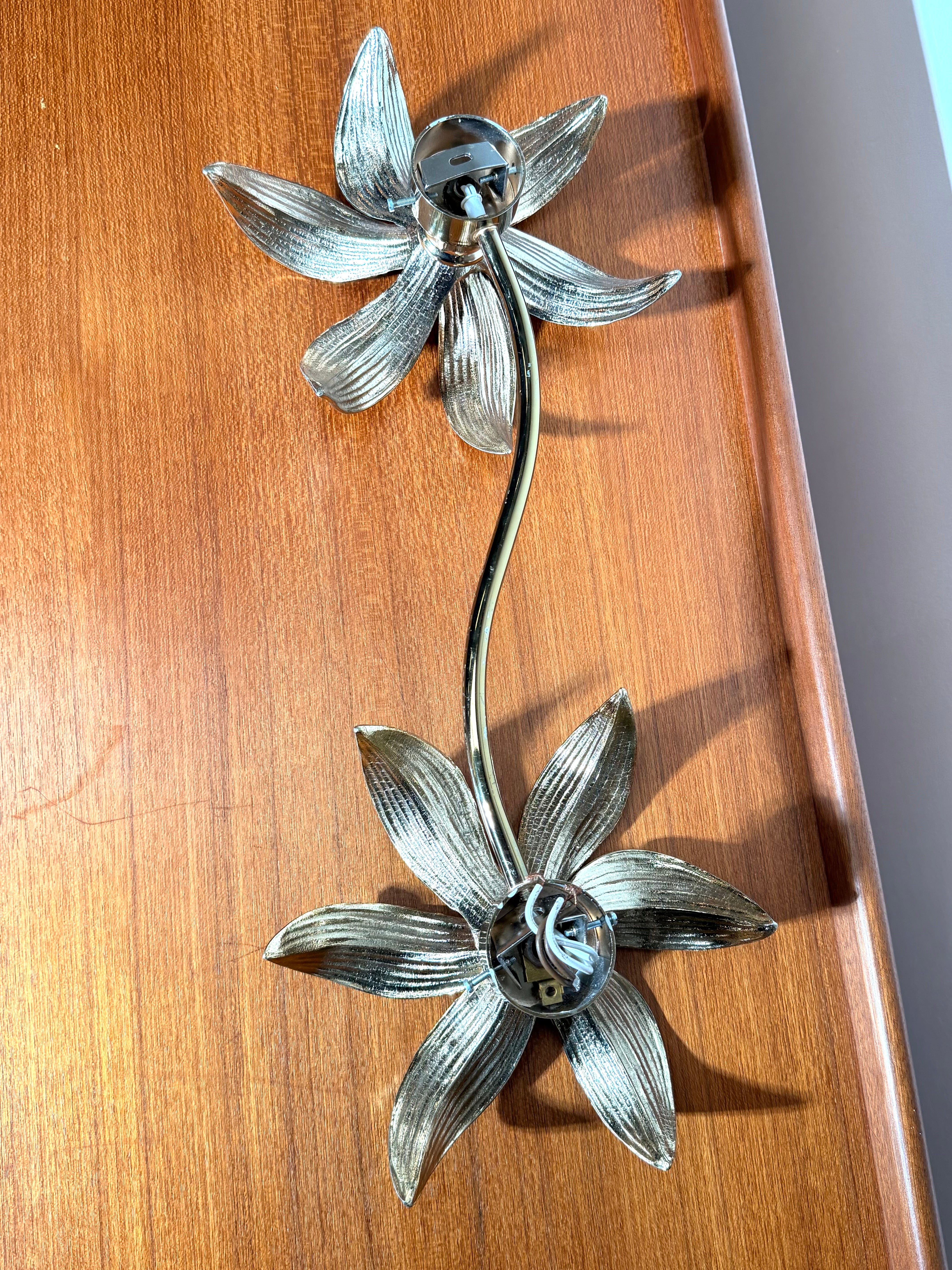 Vintage Floral Wall Lamp in Brass Willy Daro Style