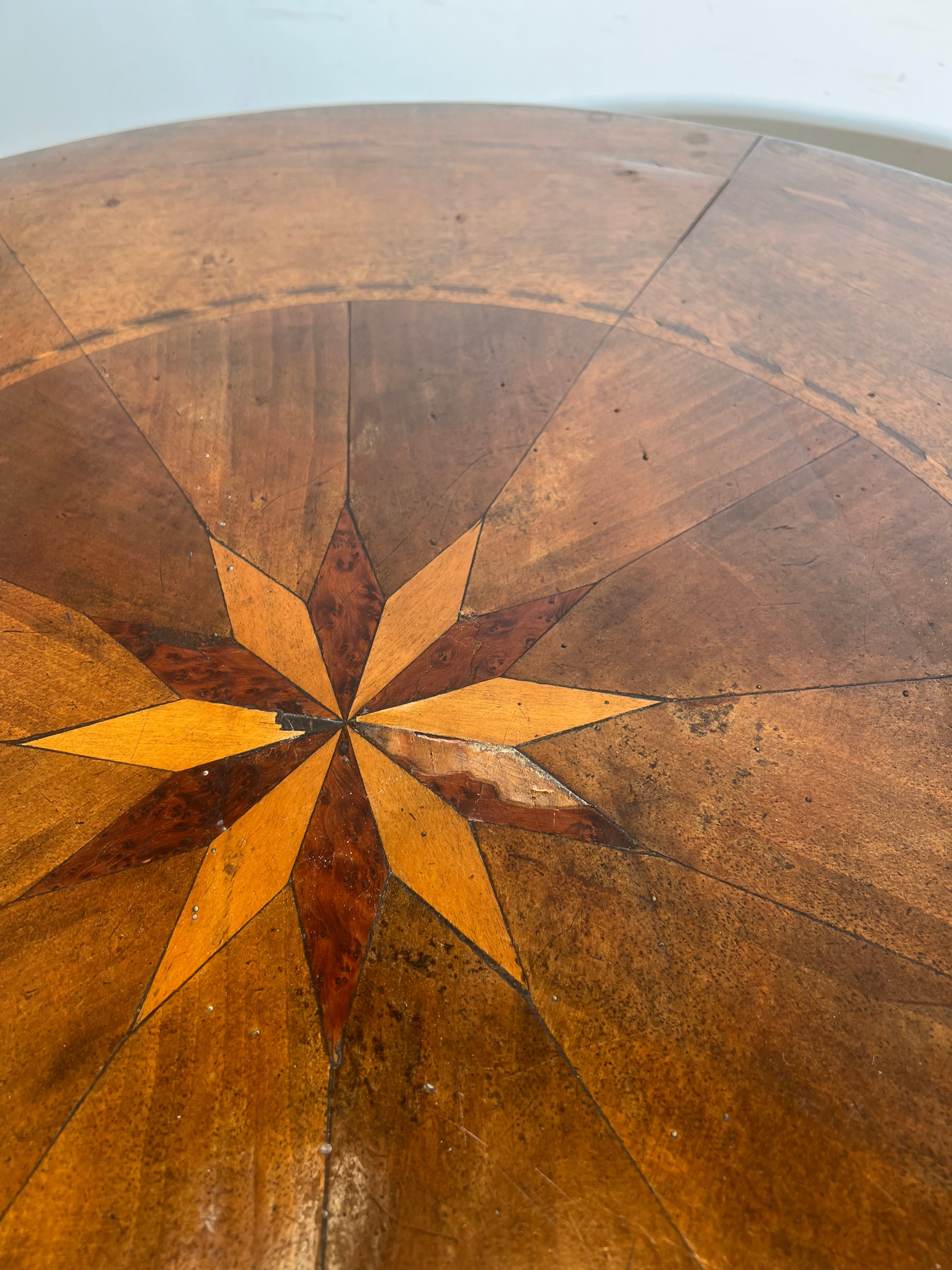 Antique Round Wooden Dining Table – Star Inlay – Pedestal Base
