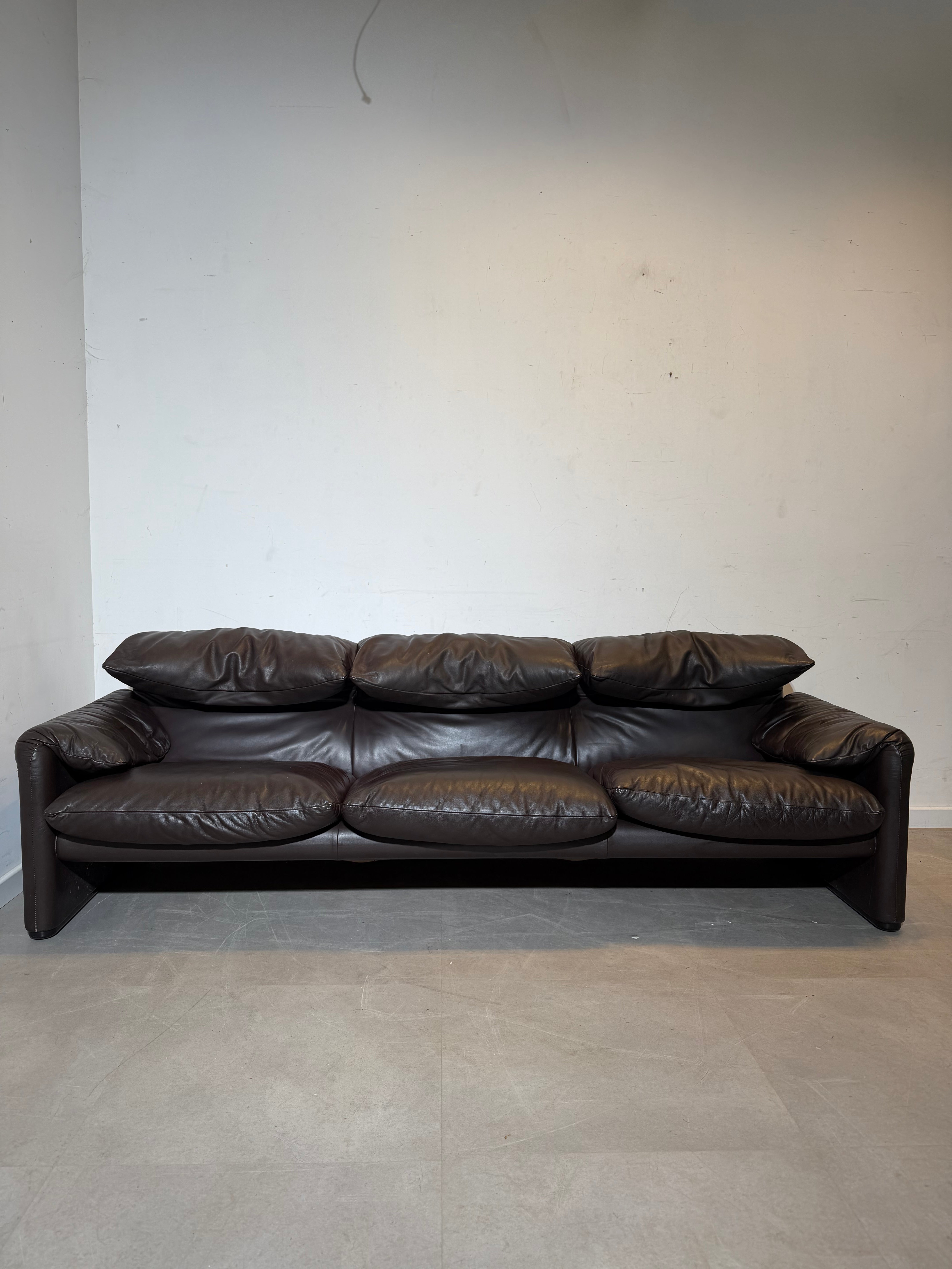 Cassina Maralunga 3 + 2 Sofa Set by Vico Magistretti
