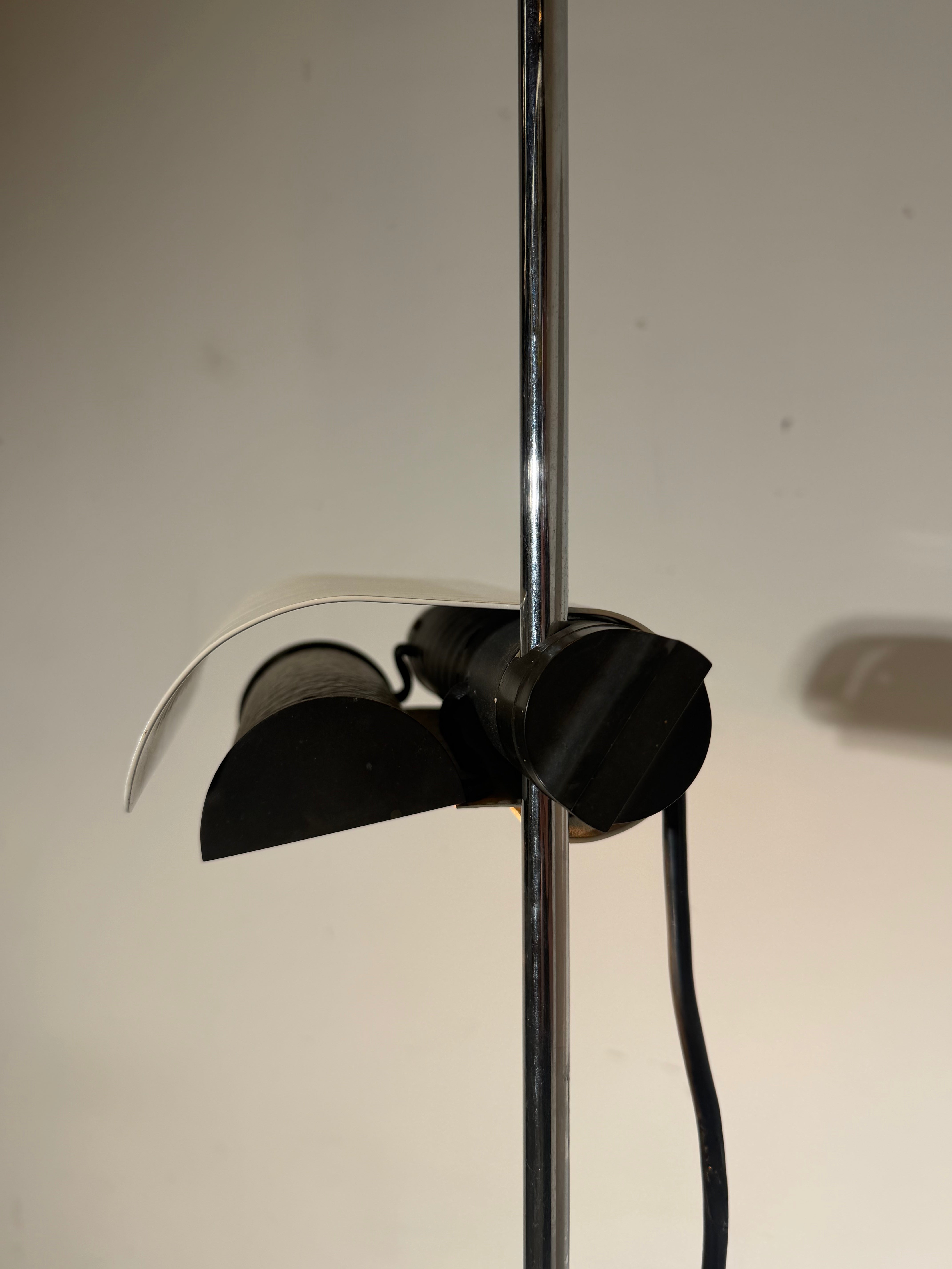 Joe Colombo for Oluce Model 626 Floor Lamp – Italian Design – 1970s – H 200 cm