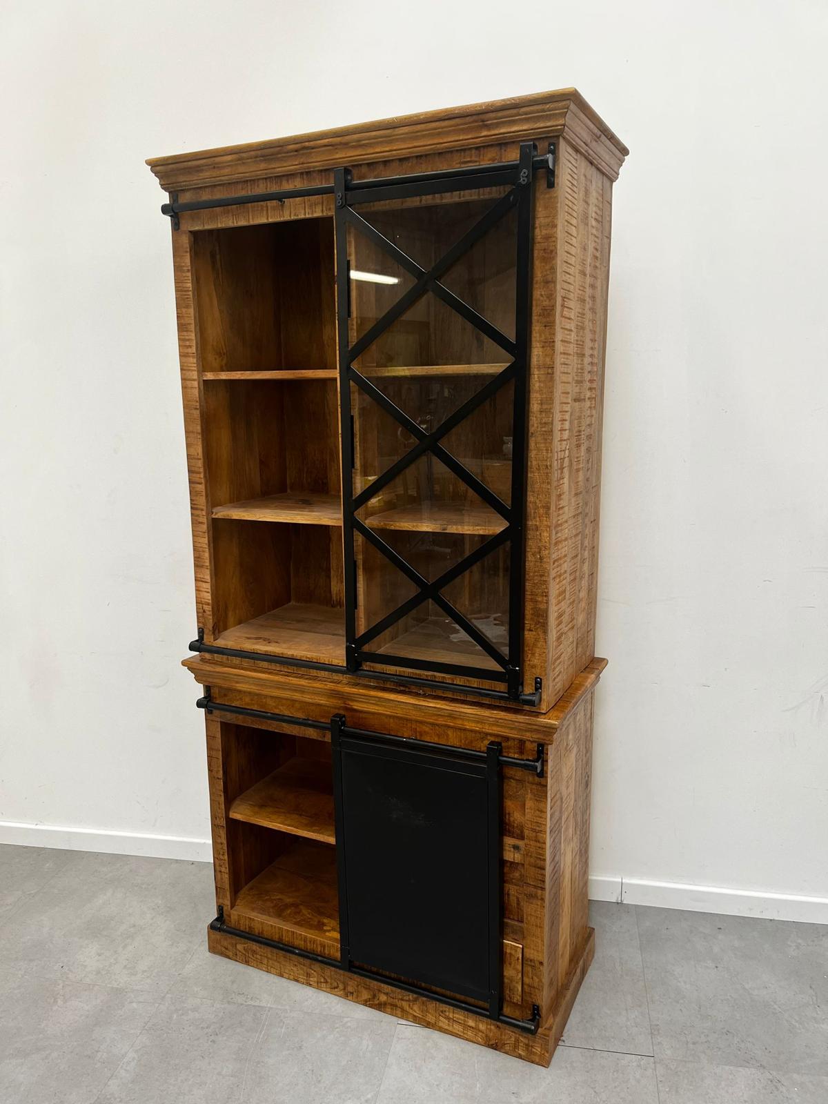 Industrial display cabinet