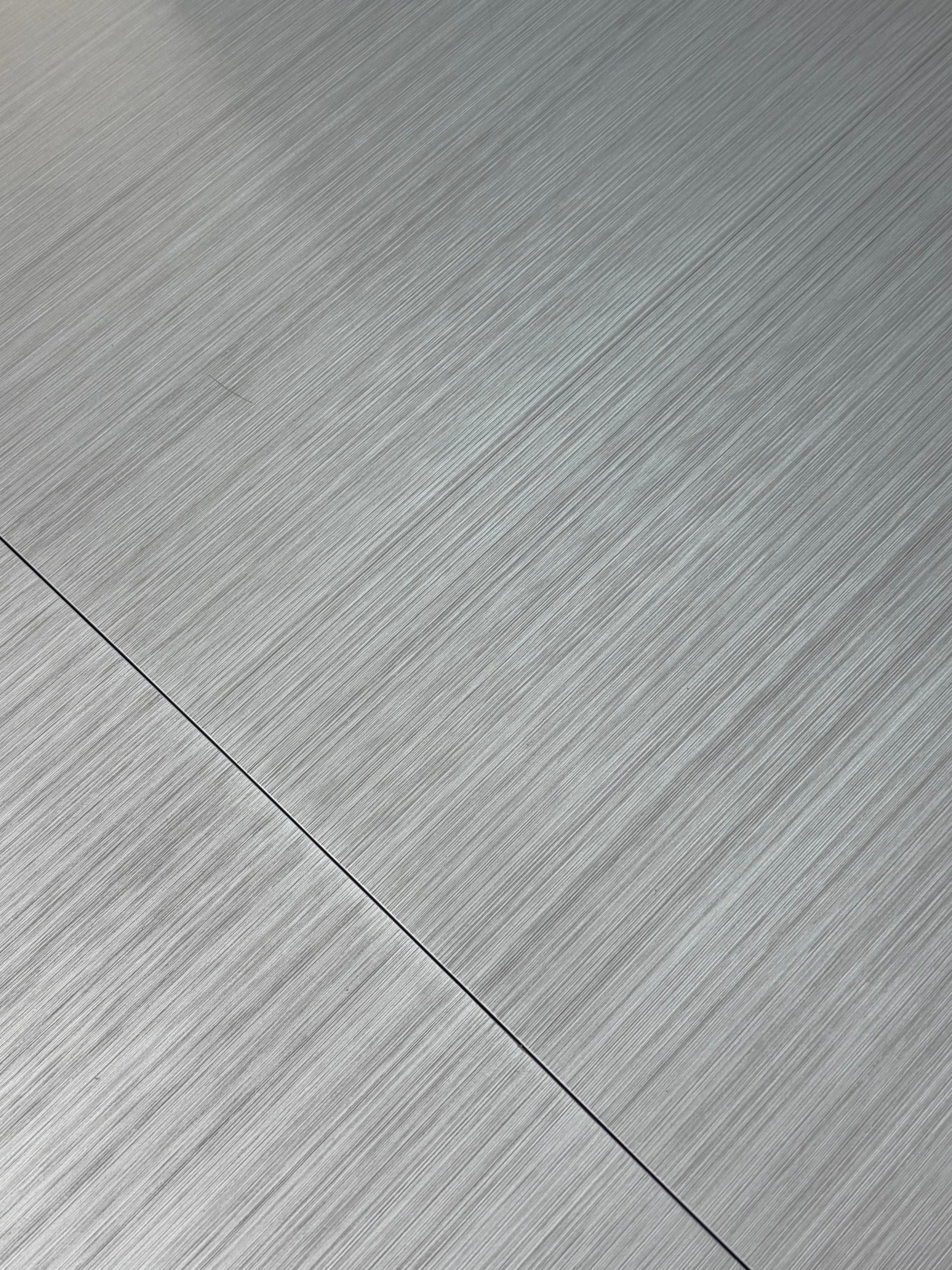 Leolux Extendable Dining Table "Calbuco"