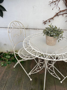 Fer Forge Garden set table with two chairs white