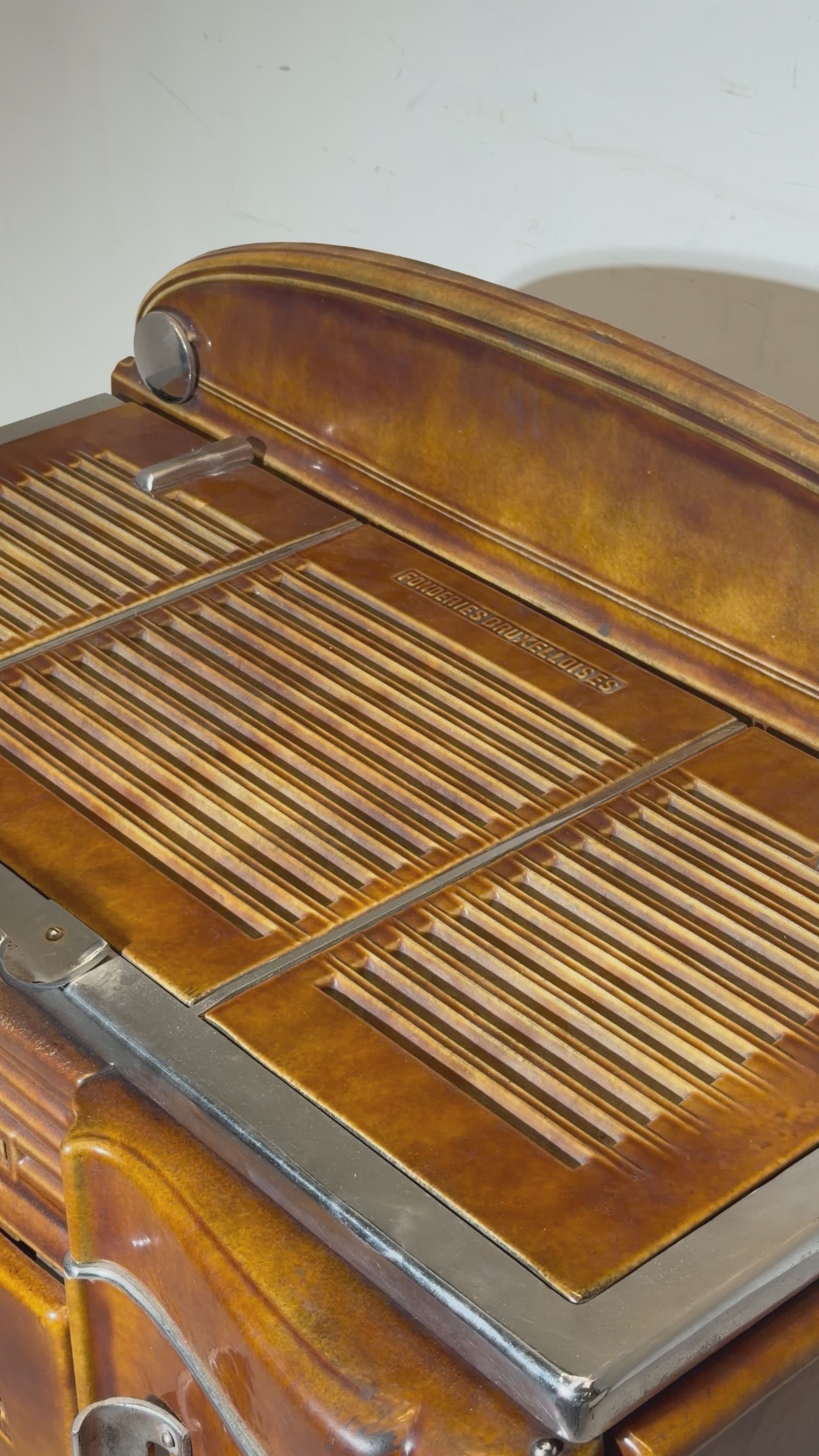 Load video: Art Deco “Fobrux Harem” Stove  – Belgium – 1930s